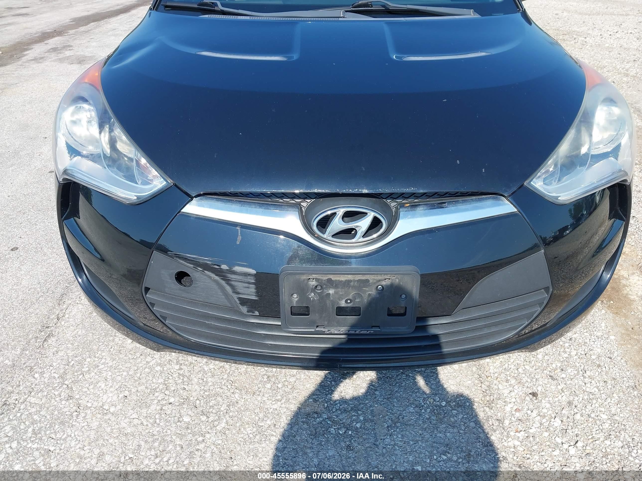 2013 Hyundai Veloster Base W/gray Black vin: KMHTC6ADXDU175889