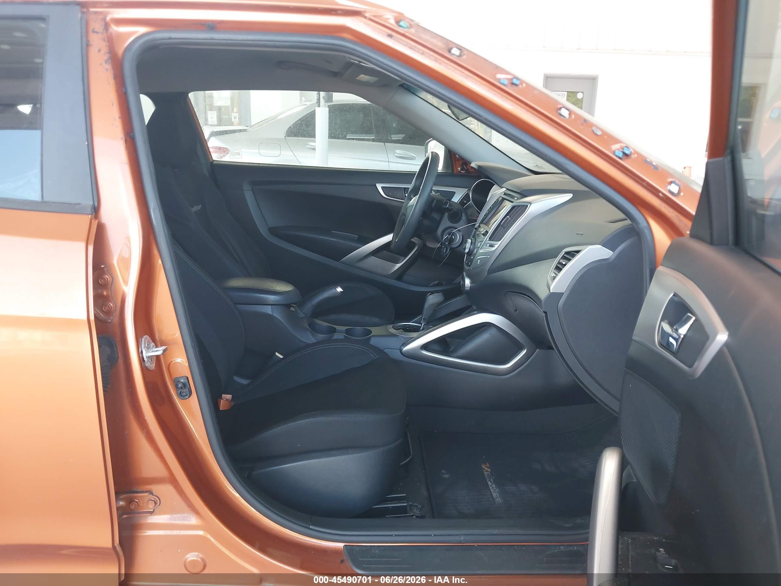 2015 Hyundai Veloster   Orange vin: KMHTC6ADXFU241747