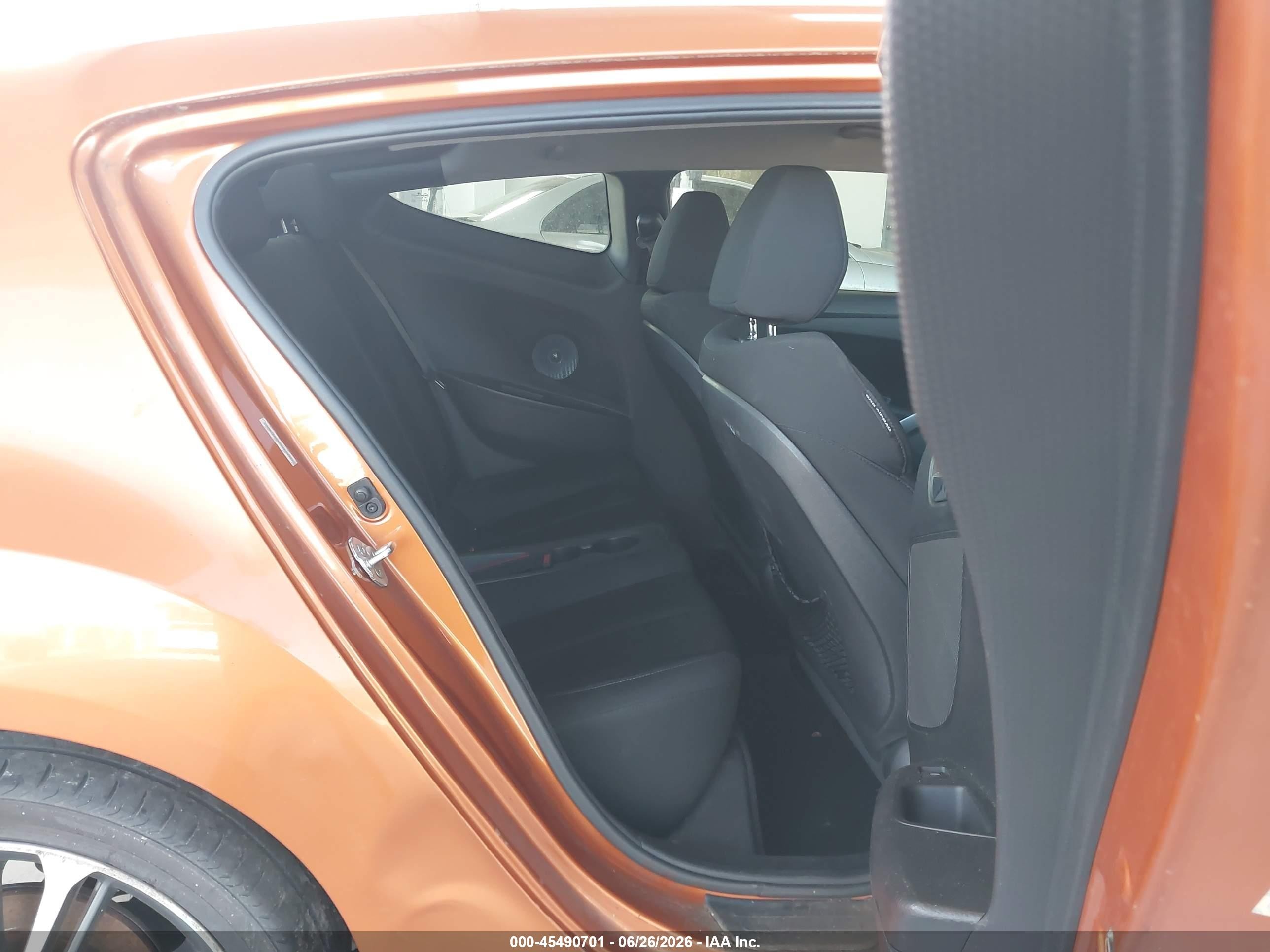2015 Hyundai Veloster   Orange vin: KMHTC6ADXFU241747