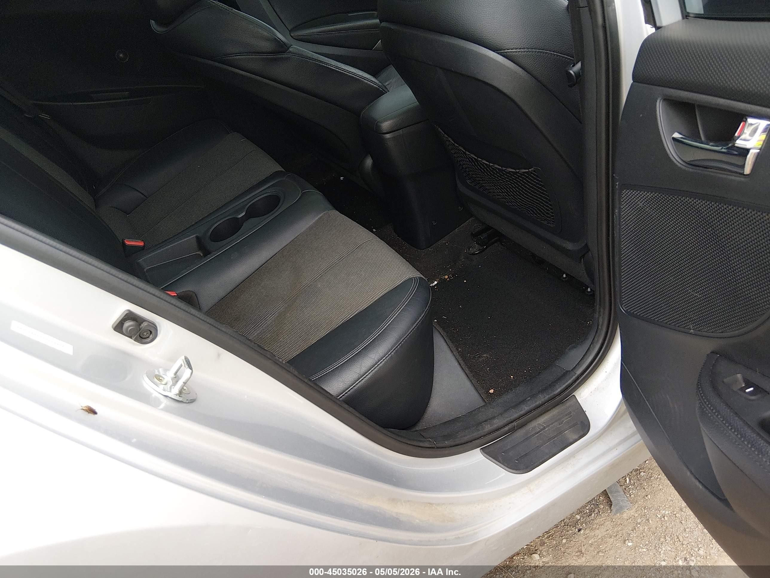 2015 Hyundai Veloster   Black vin: KMHTC6ADXFU243952