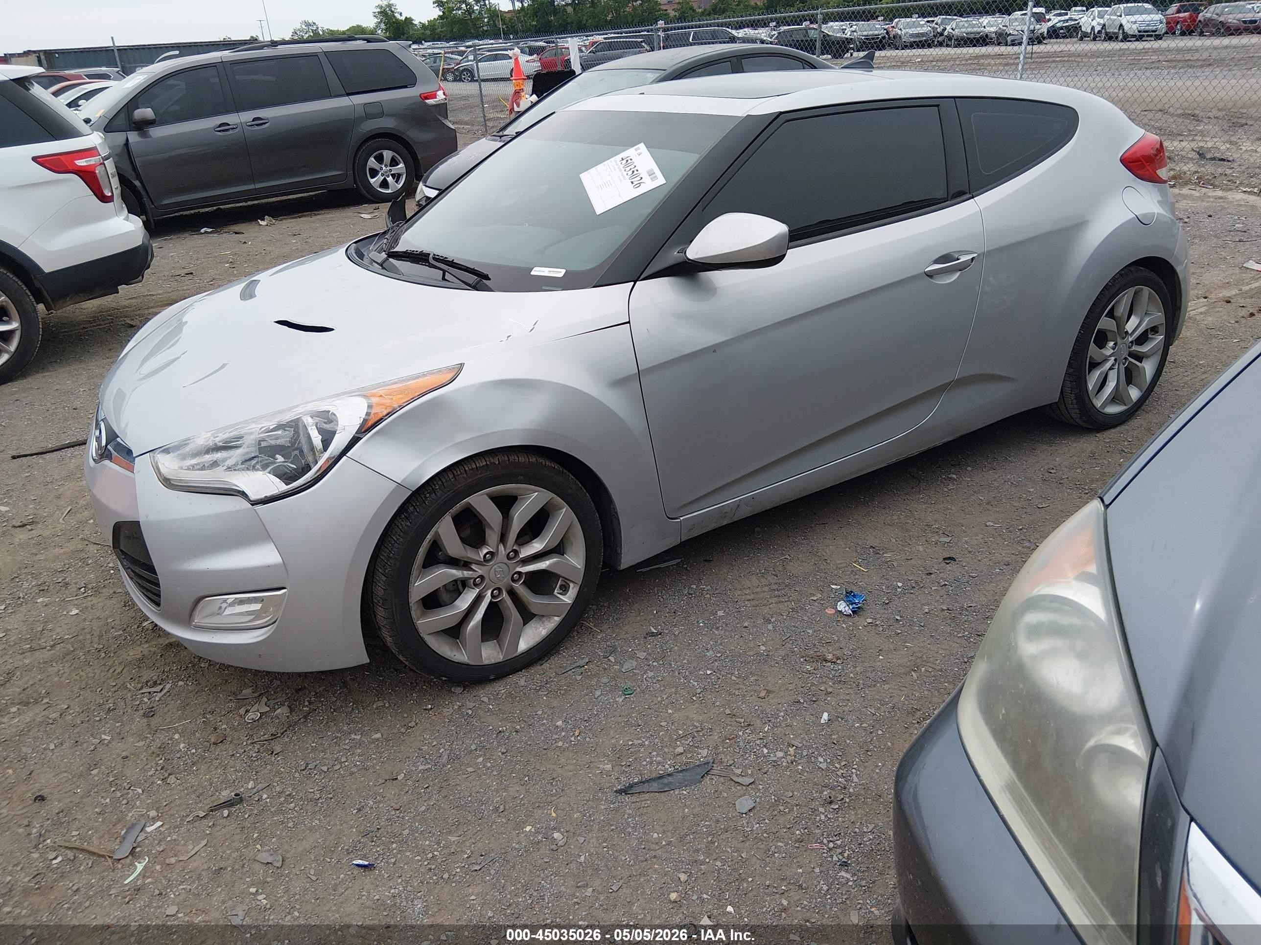2015 Hyundai Veloster   Black vin: KMHTC6ADXFU243952