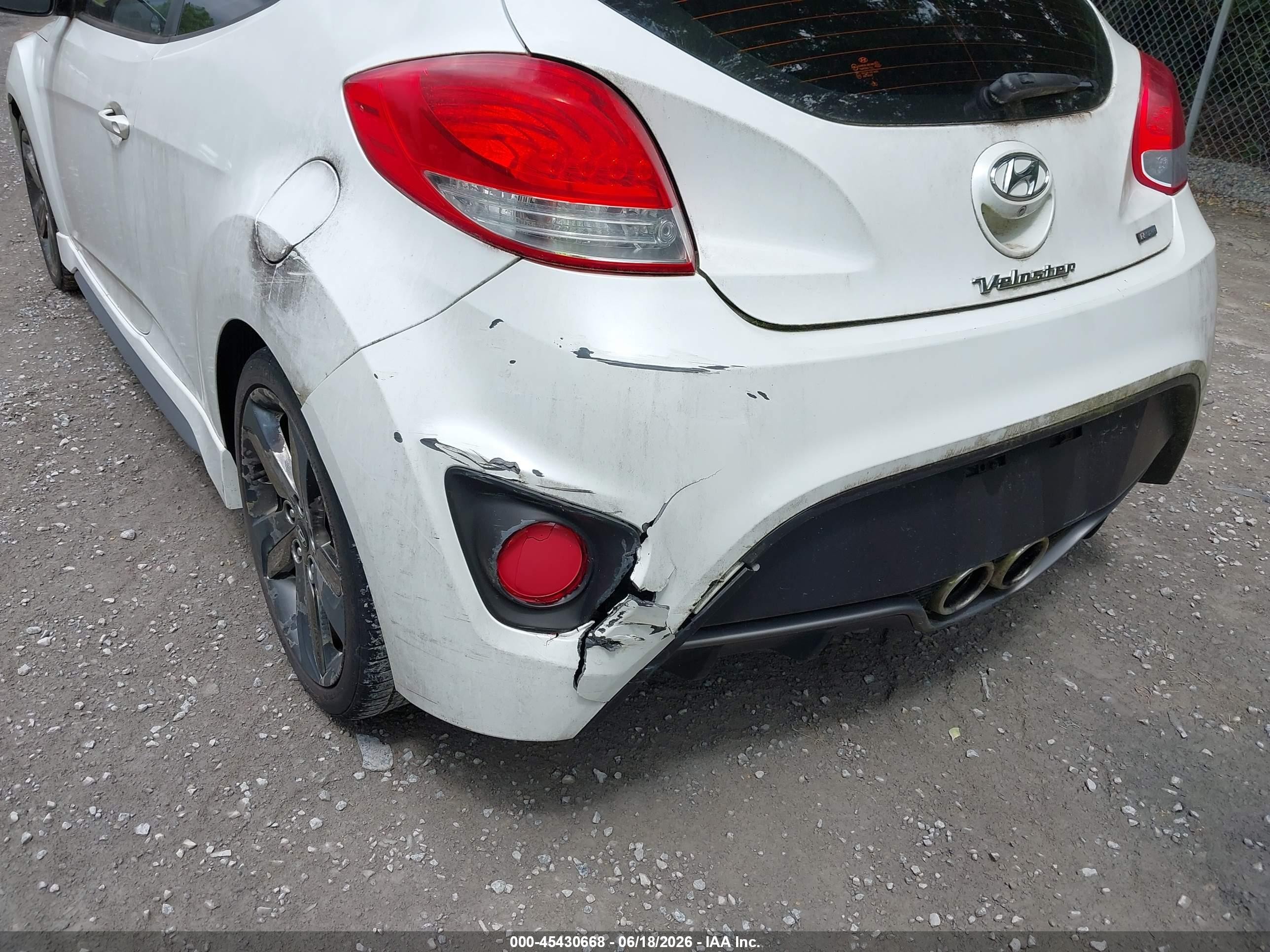 2014 Hyundai Veloster Turbo R-spec White vin: KMHTC6AE0EU208554