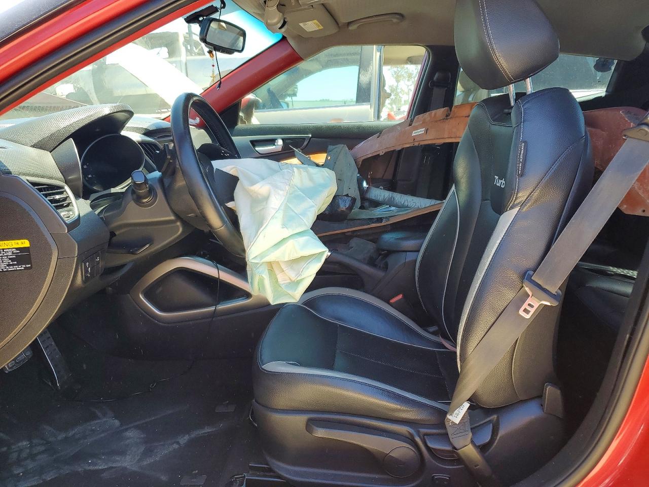 2015 Hyundai Veloster Turbo Red vin: KMHTC6AE0FU225968