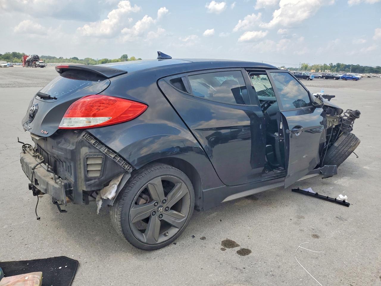 2015 Hyundai Veloster Turbo Black vin: KMHTC6AE0FU233942