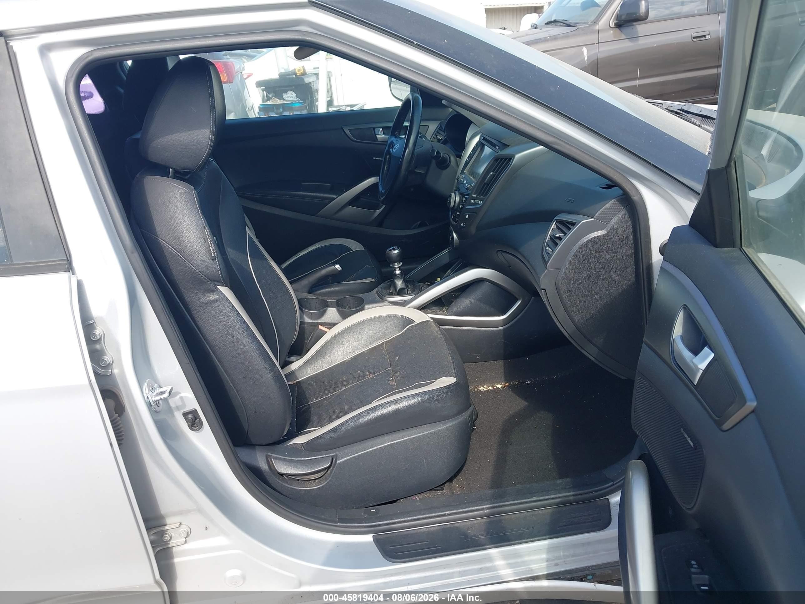 2015 Hyundai Veloster Turbo Silver vin: KMHTC6AE0FU237344