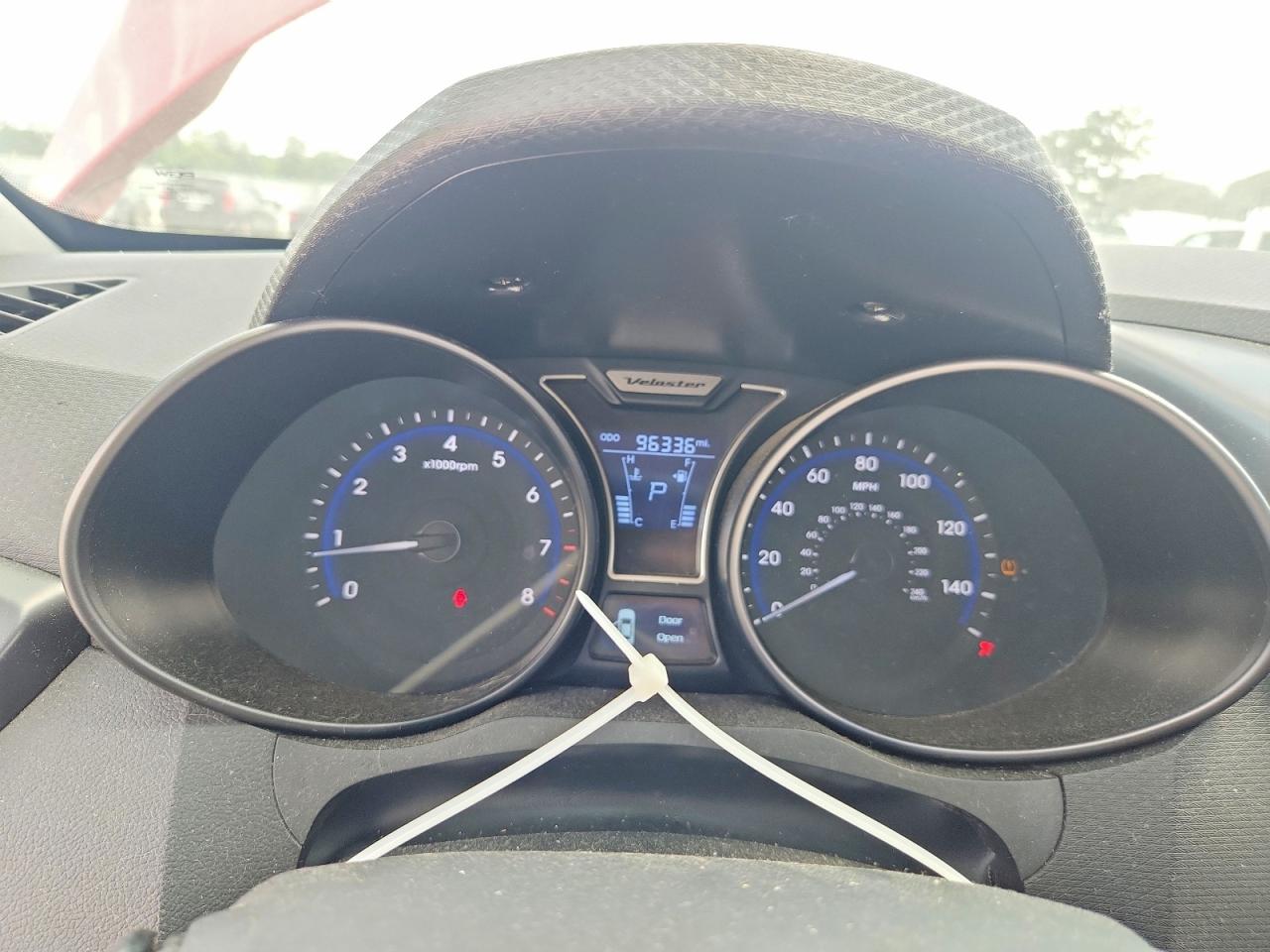2013 Hyundai Veloster T Red vin: KMHTC6AE2DU107322