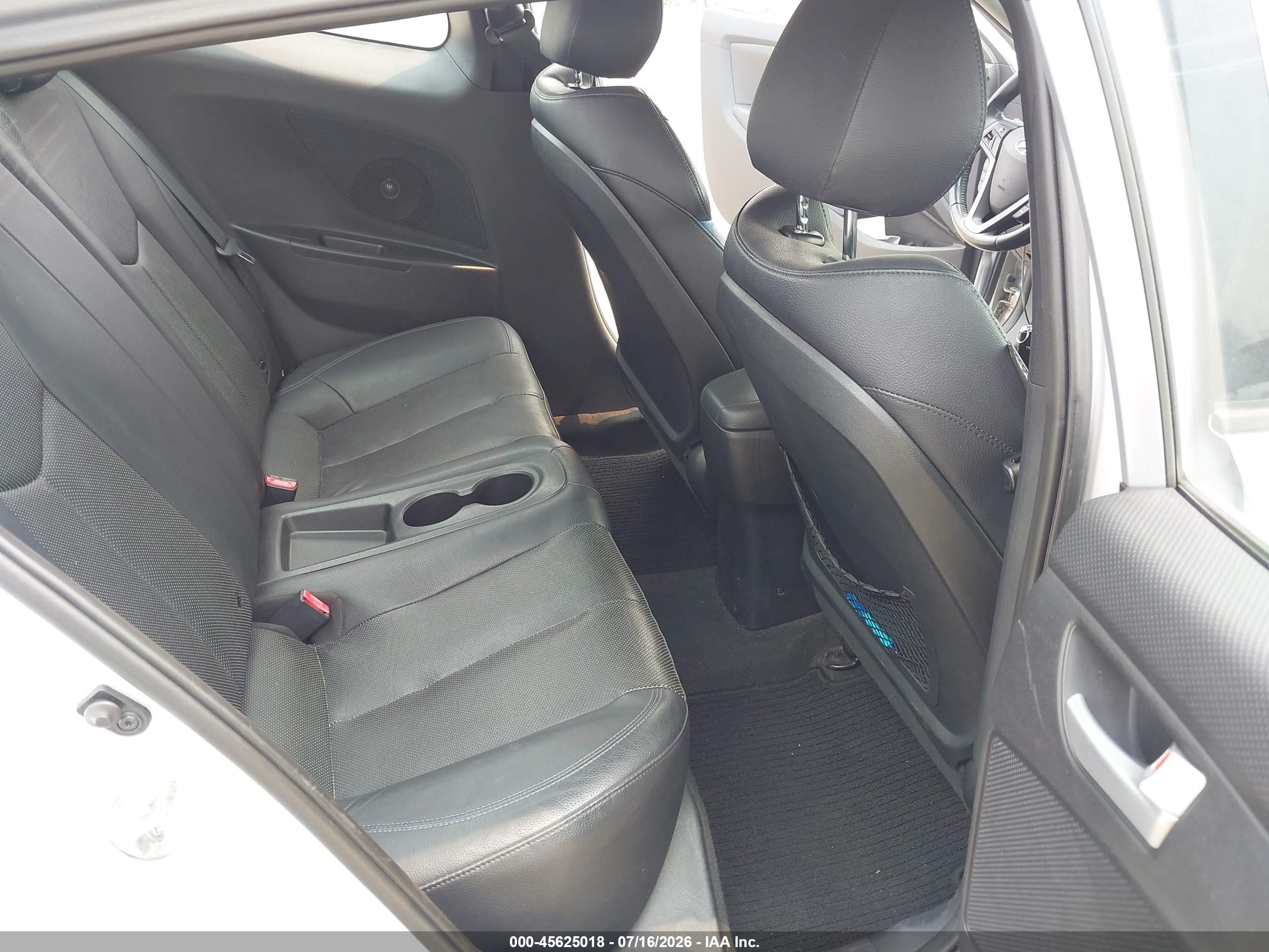 2013 Hyundai Veloster Turbo W/blue Silver vin: KMHTC6AE2DU126159