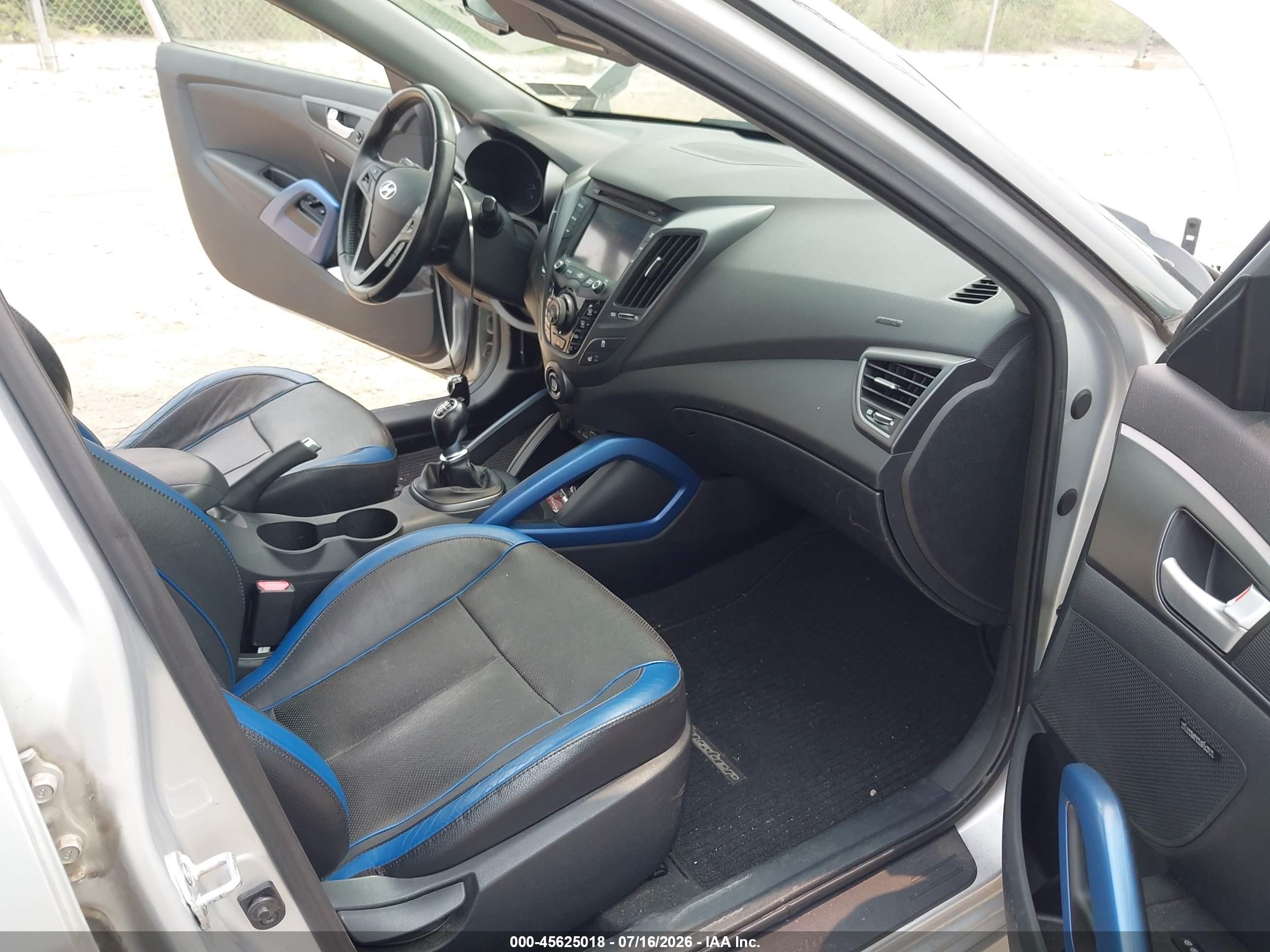 2013 Hyundai Veloster Turbo W/blue Silver vin: KMHTC6AE2DU126159