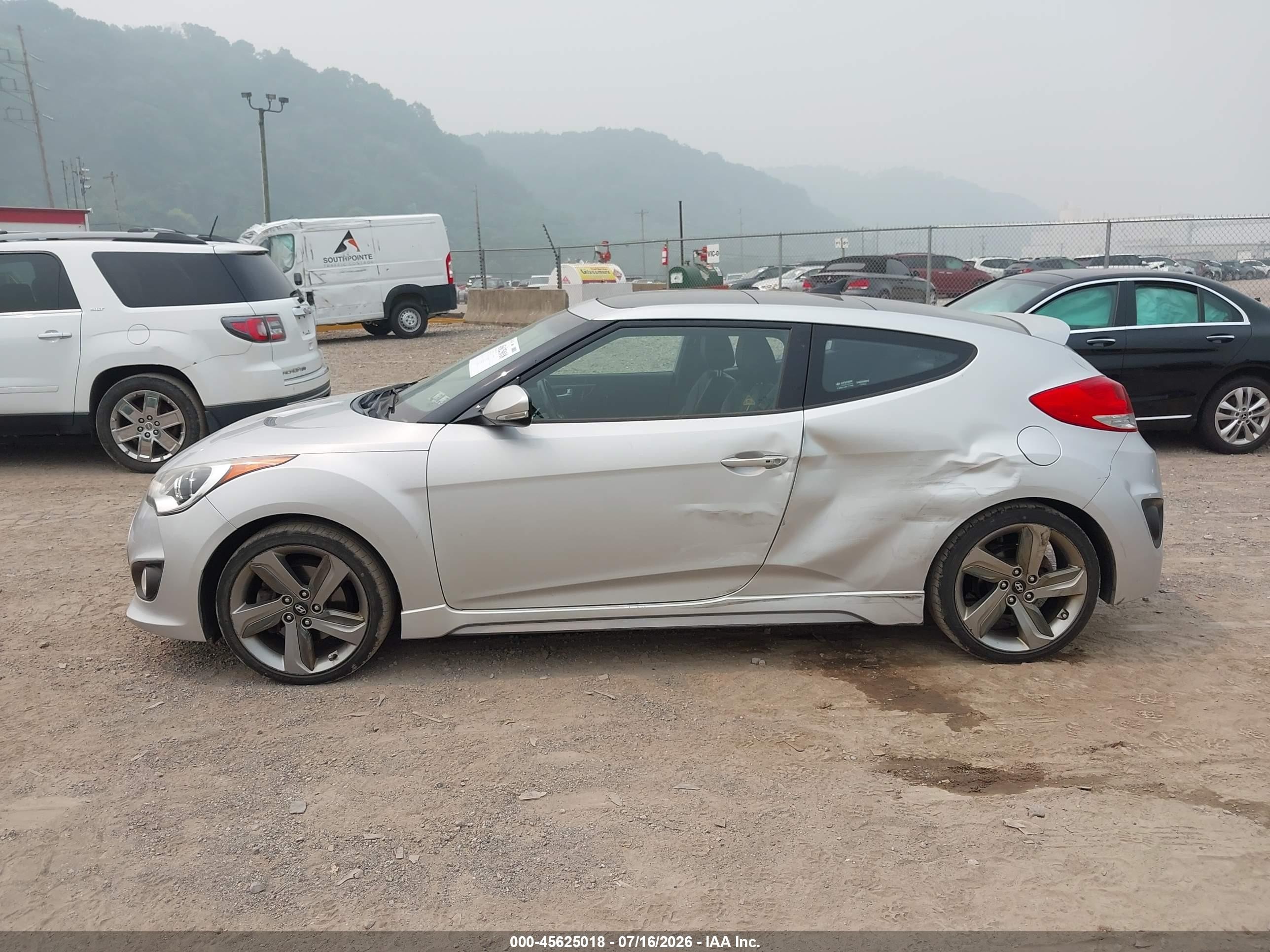 2013 Hyundai Veloster Turbo W/blue Silver vin: KMHTC6AE2DU126159