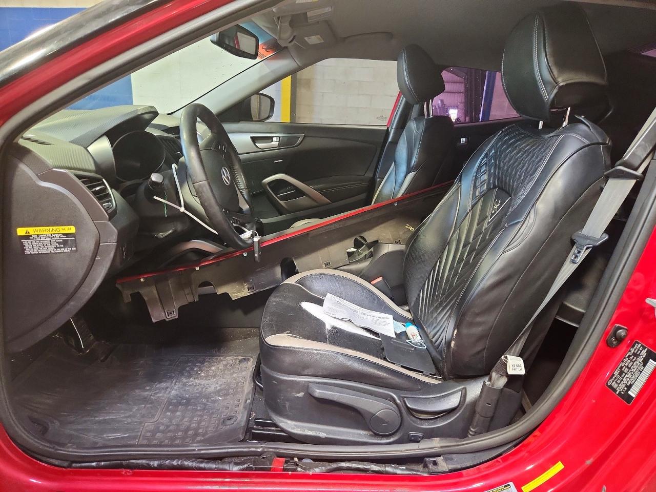 2013 Hyundai Veloster Turbo Red vin: KMHTC6AE2DU135167