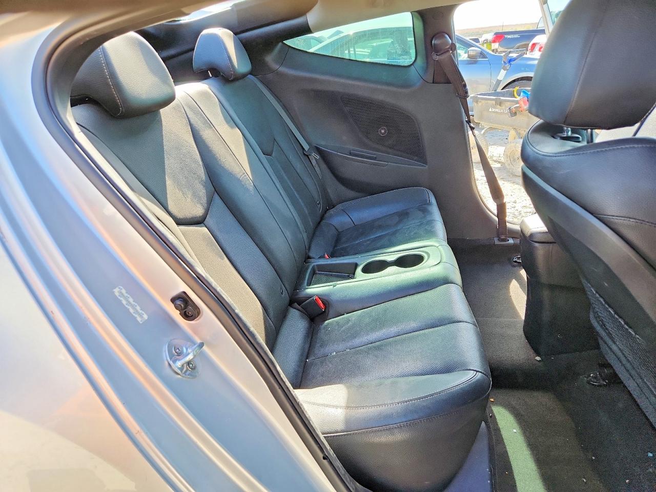 2014 Hyundai Veloster Turbo Silver vin: KMHTC6AE2EU192695