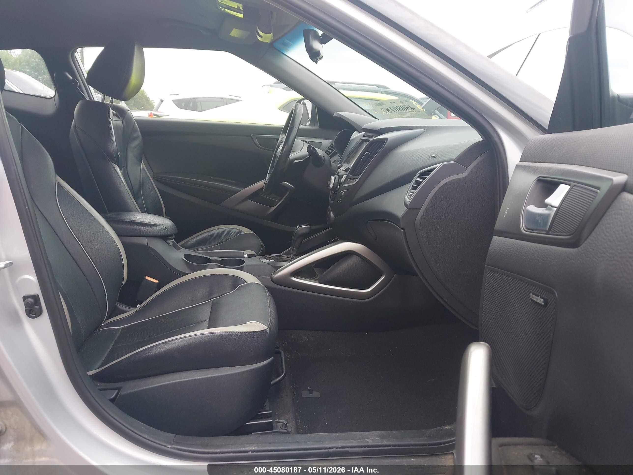 2015 Hyundai Veloster Turbo Silver vin: KMHTC6AE2FU229651