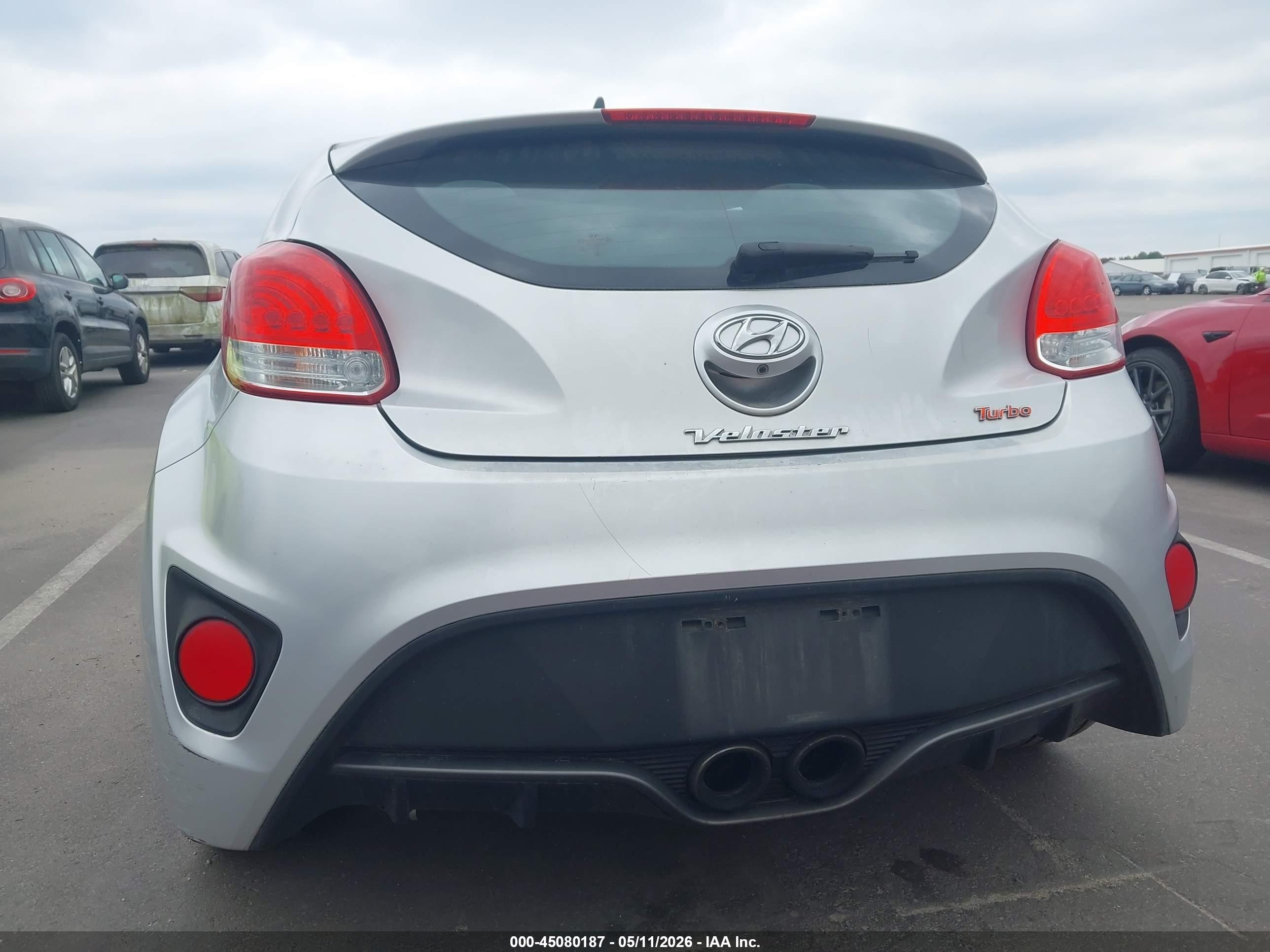 2015 Hyundai Veloster Turbo Silver vin: KMHTC6AE2FU229651