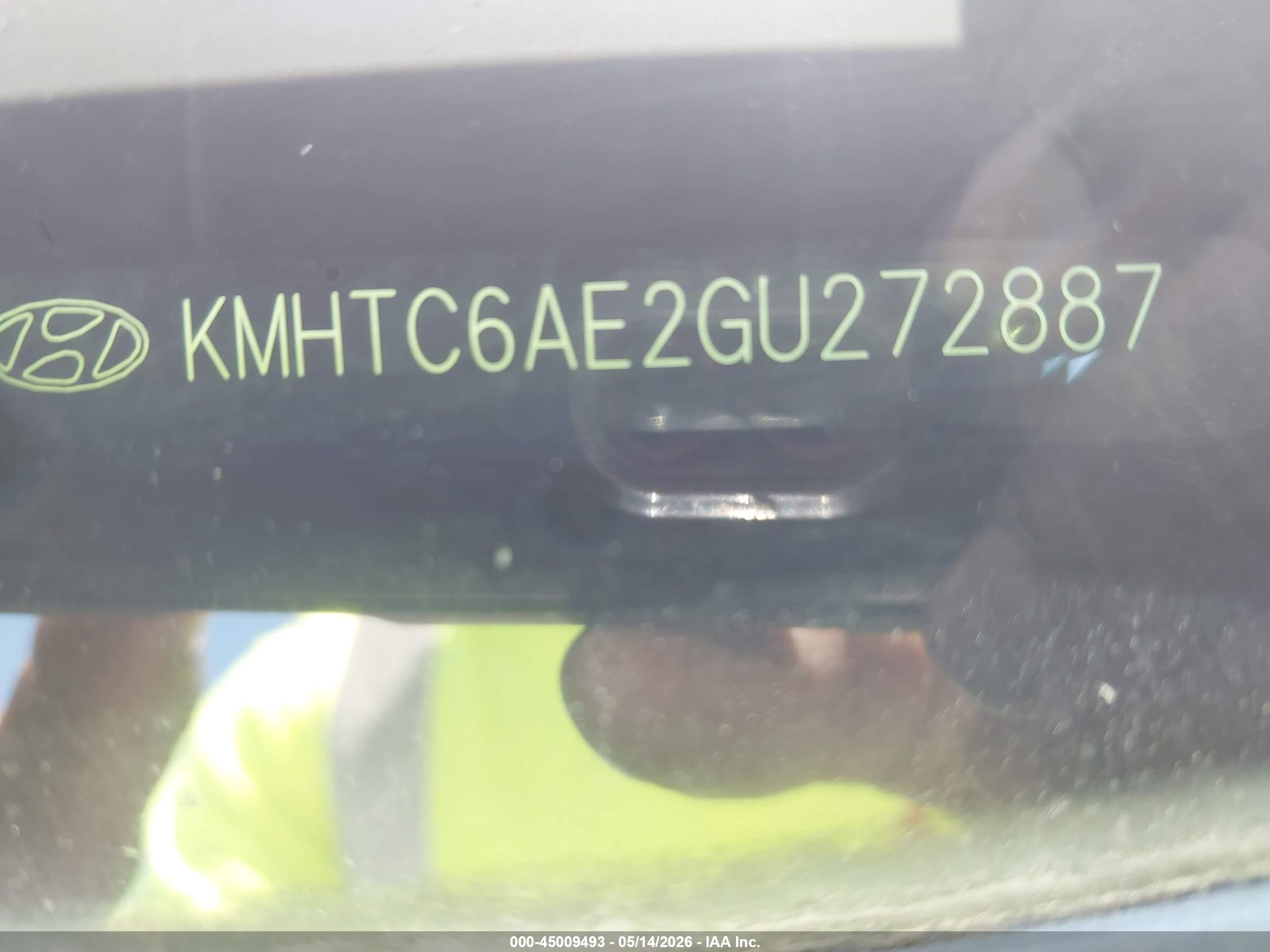 2016 Hyundai Veloster Turbo Серебряный vin: KMHTC6AE2GU272887