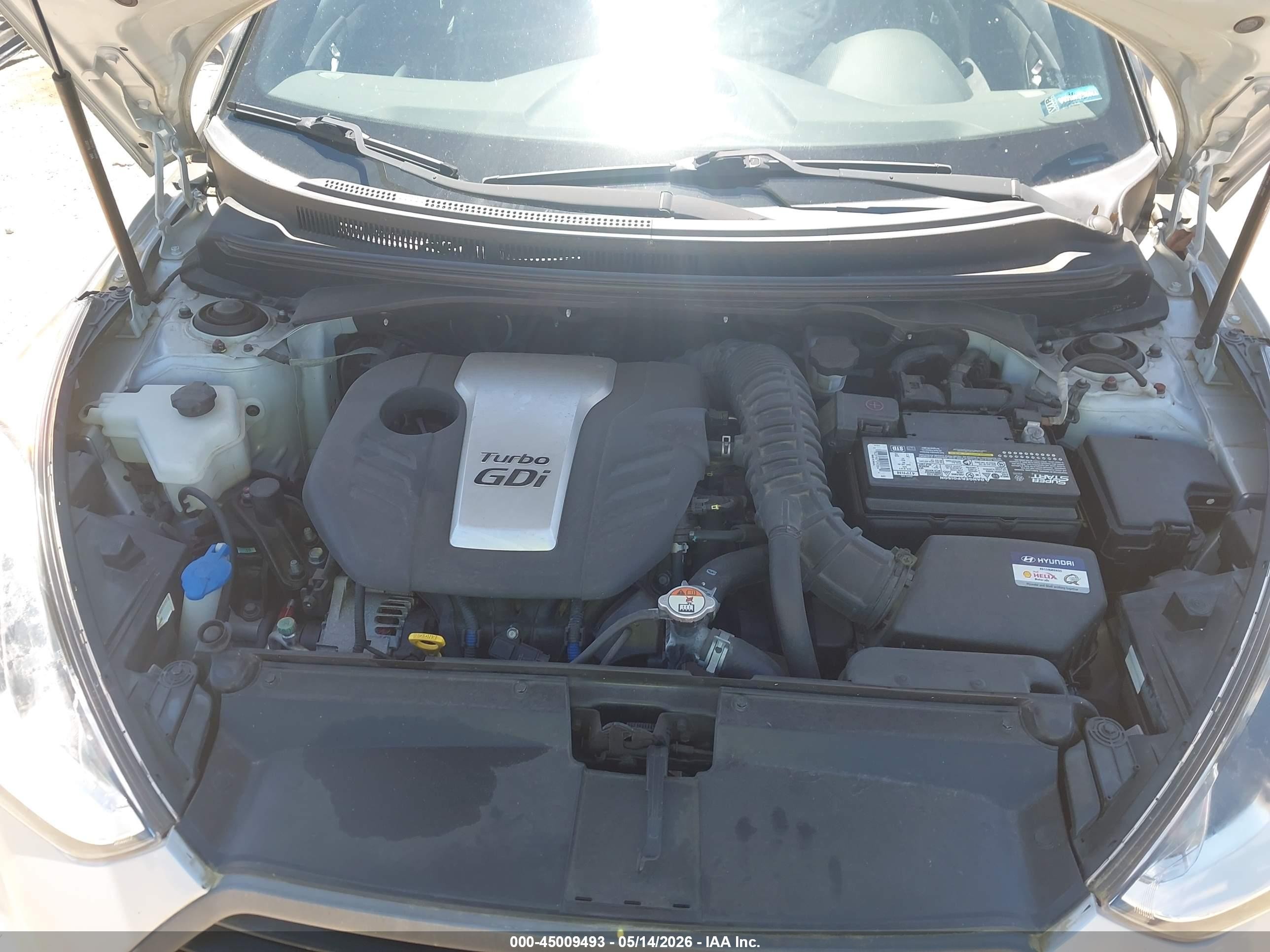 2016 Hyundai Veloster Turbo Серебряный vin: KMHTC6AE2GU272887