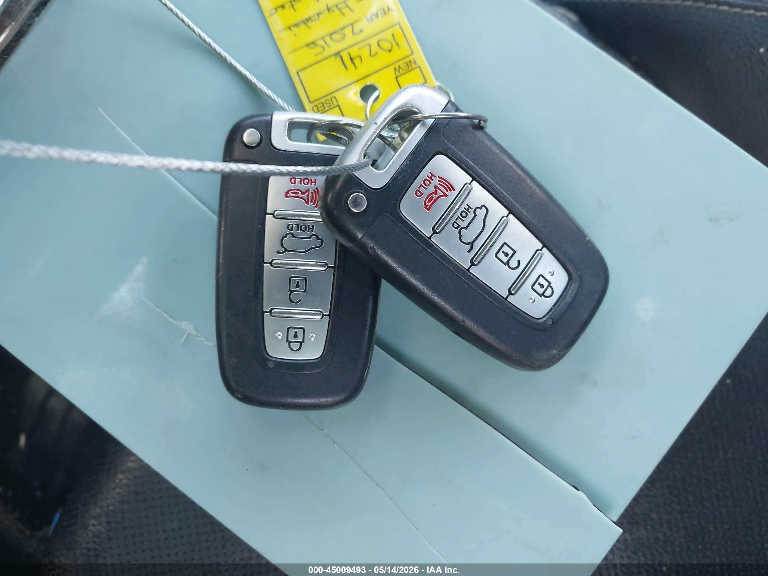 2016 Hyundai Veloster Turbo Серебряный vin: KMHTC6AE2GU272887