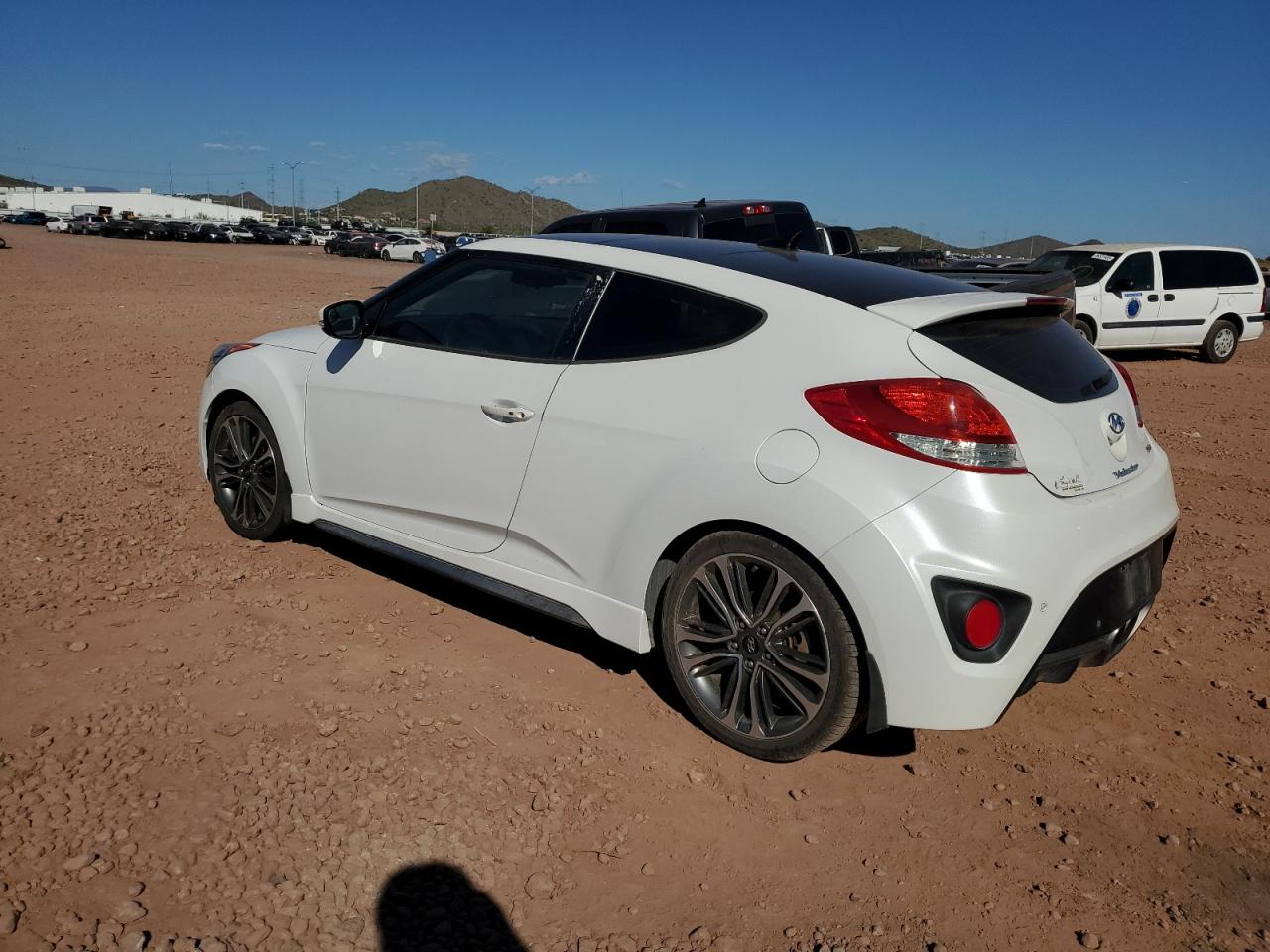 2016 Hyundai Veloster Turbo White vin: KMHTC6AE2GU285641