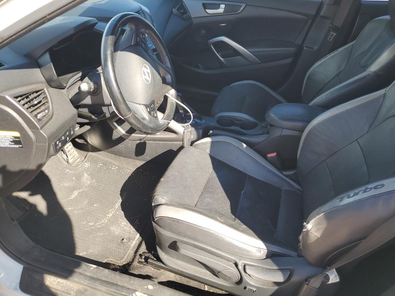 2016 Hyundai Veloster Turbo White vin: KMHTC6AE2GU285641