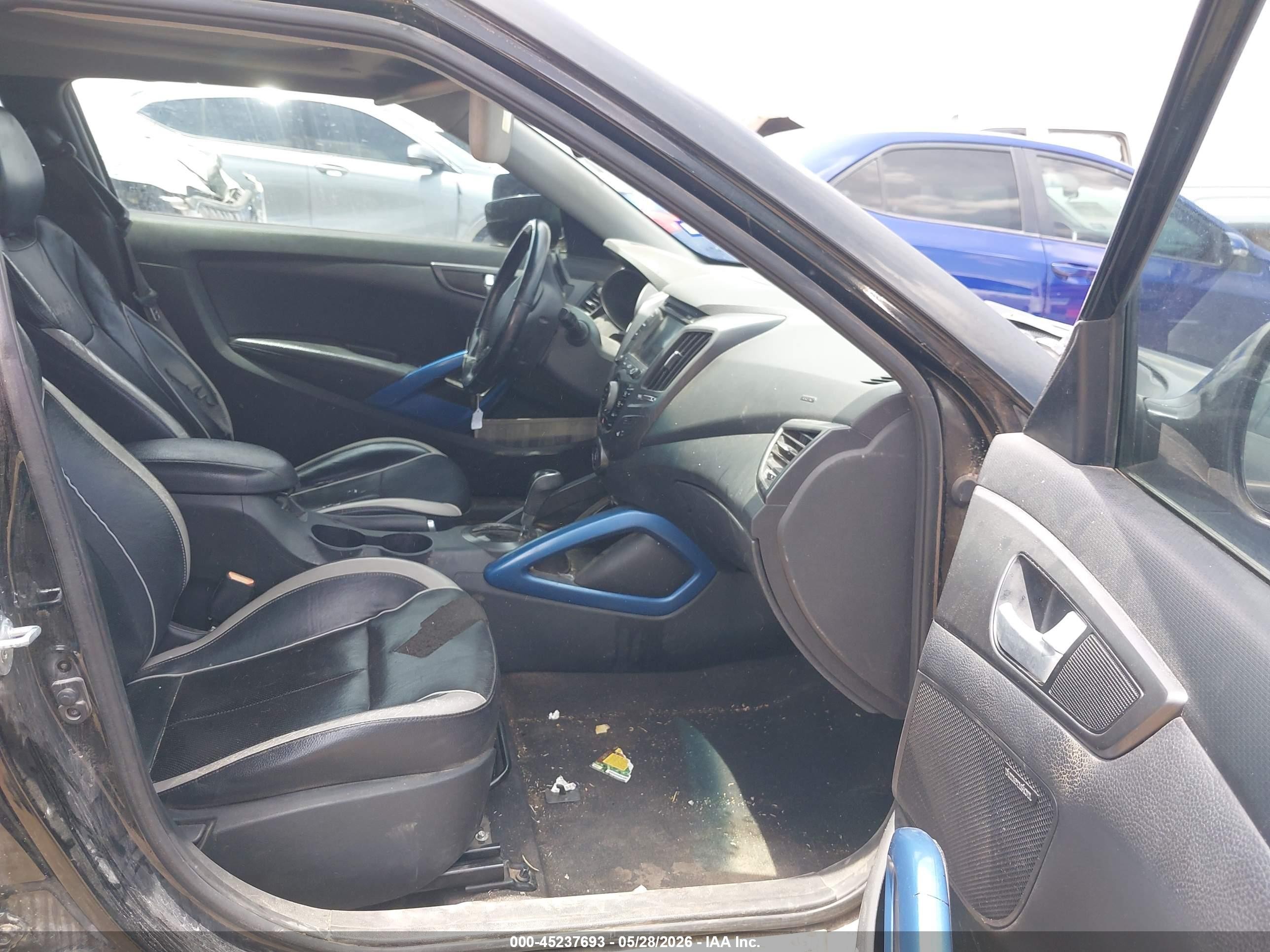 2014 Hyundai Veloster Turbo W/blue Black vin: KMHTC6AE3EU210315