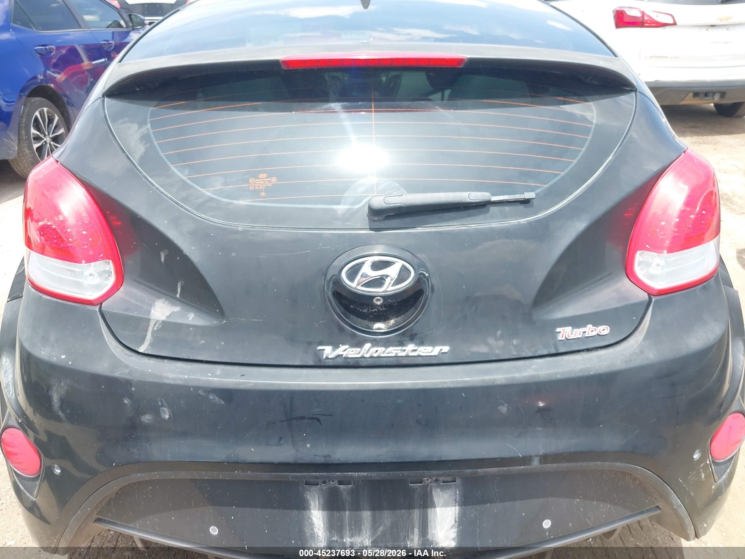 2014 Hyundai Veloster Turbo W/blue Black vin: KMHTC6AE3EU210315