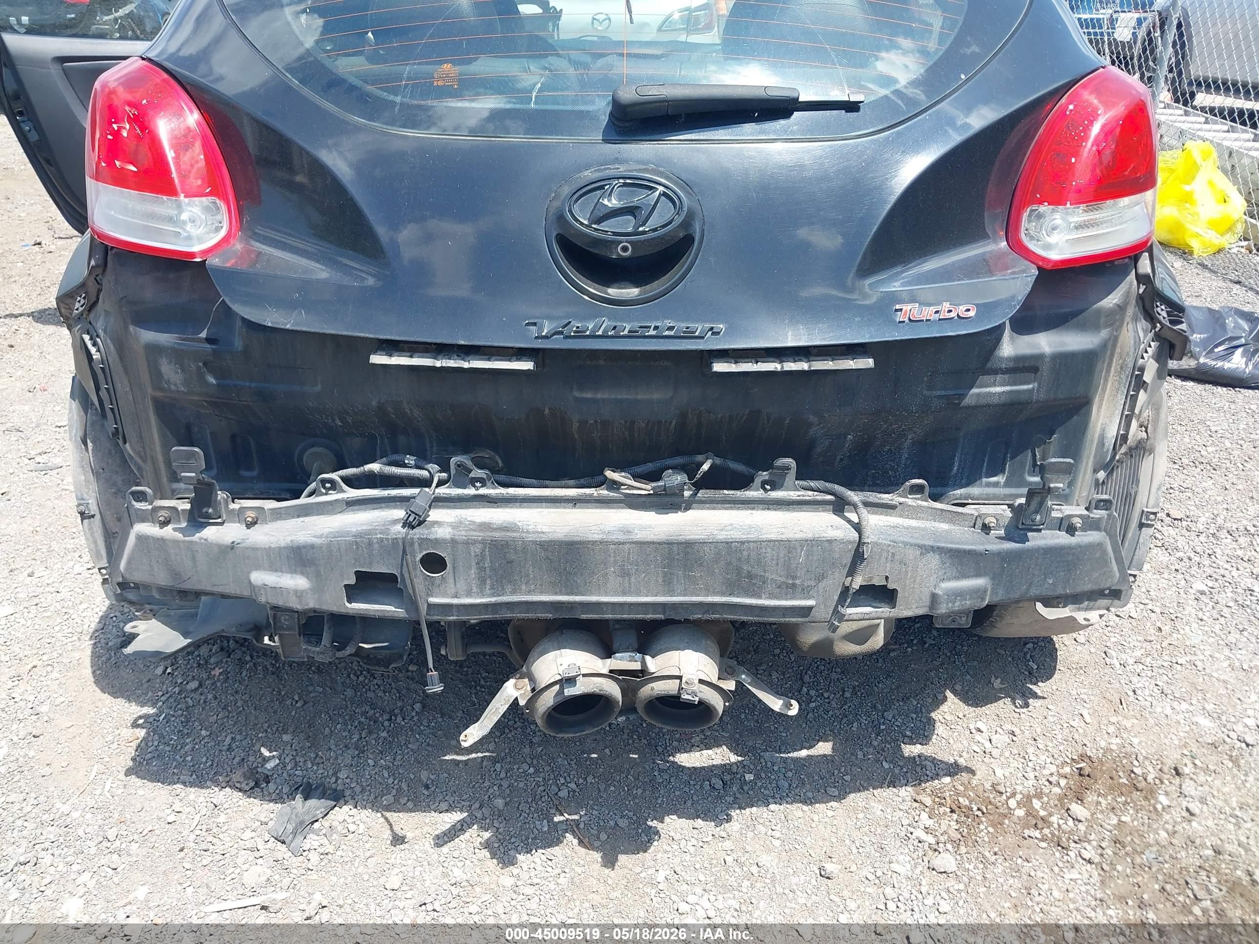 2016 Hyundai Veloster Turbo Black vin: KMHTC6AE3GU293182