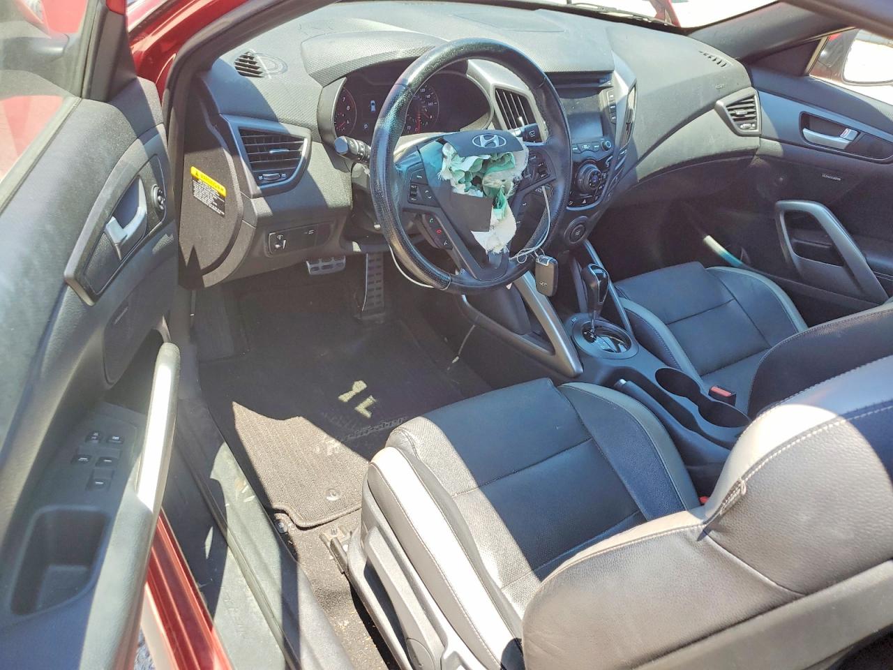 2016 Hyundai Veloster Turbo Red vin: KMHTC6AE3GU303712