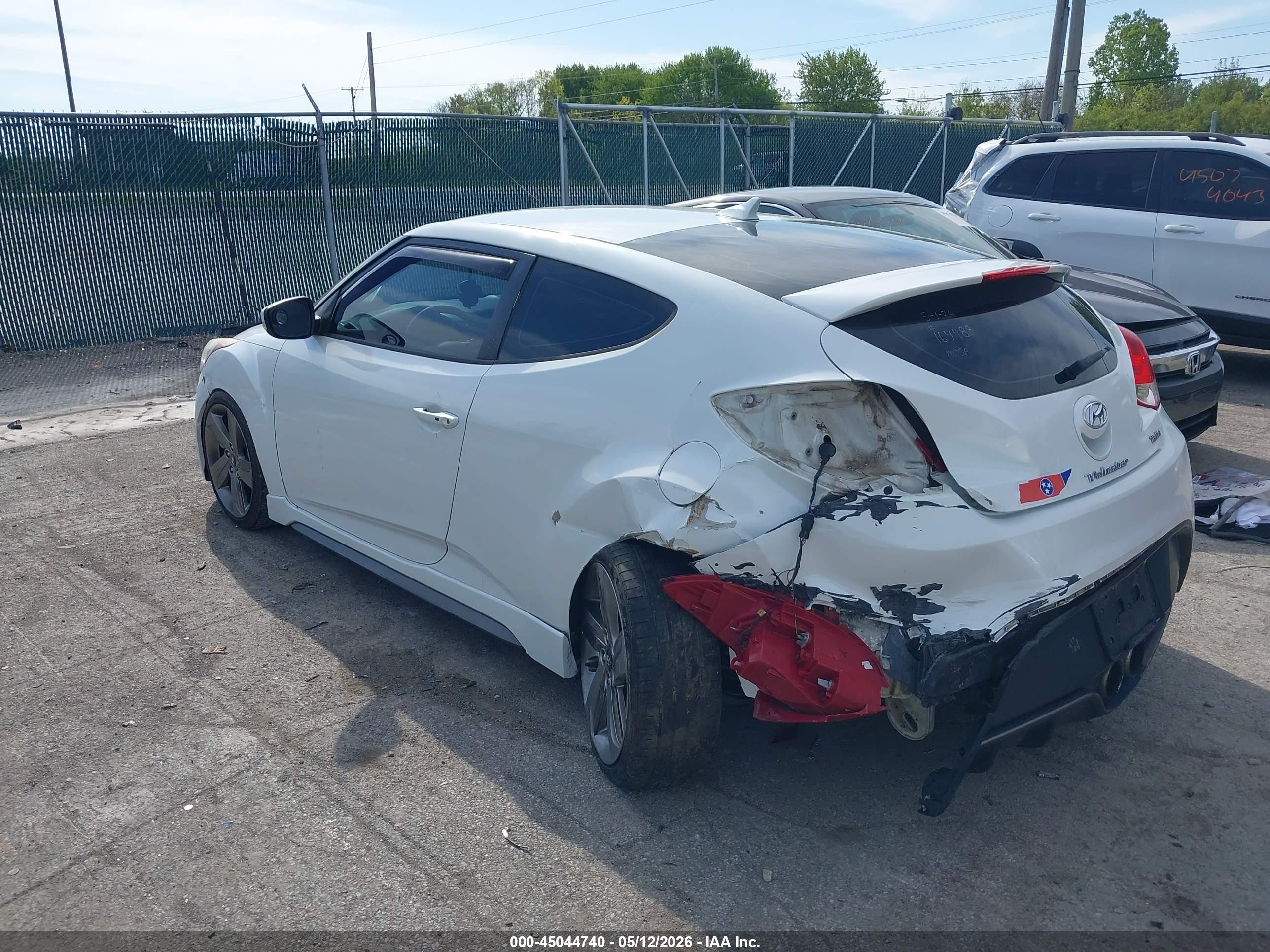 2013 Hyundai Veloster Turbo W/blue White vin: KMHTC6AE4DU152326