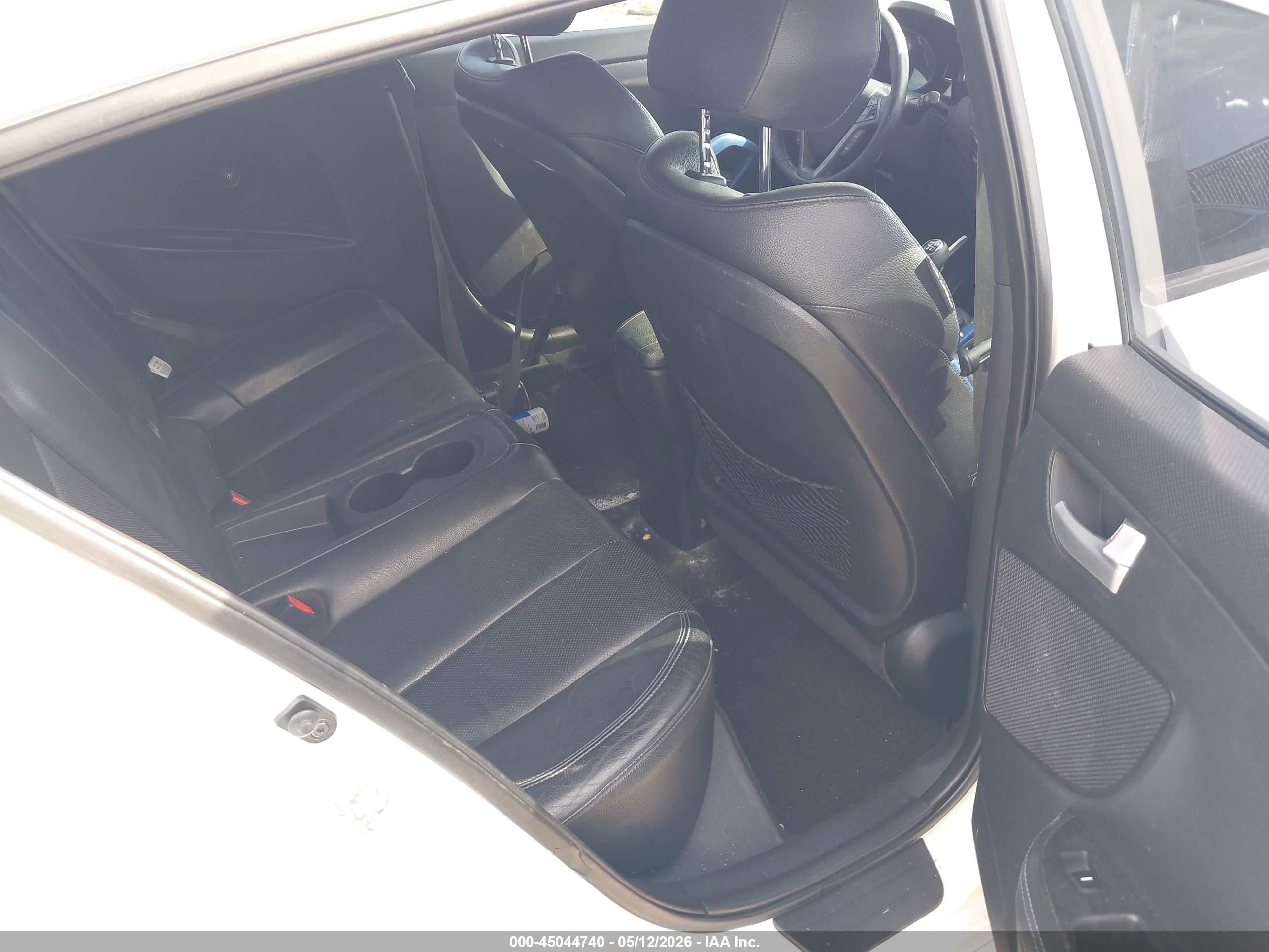 2013 Hyundai Veloster Turbo W/blue White vin: KMHTC6AE4DU152326
