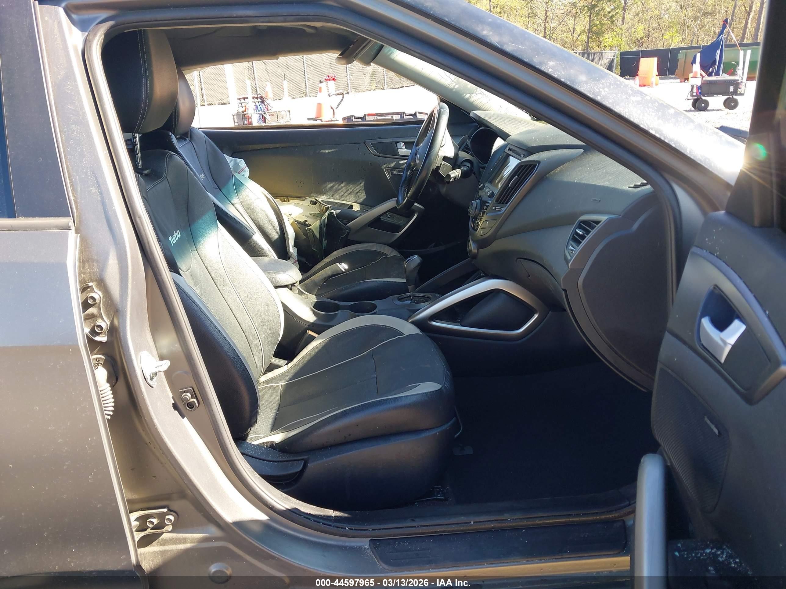 2015 Hyundai Veloster Turbo Gray vin: KMHTC6AE4FU243079