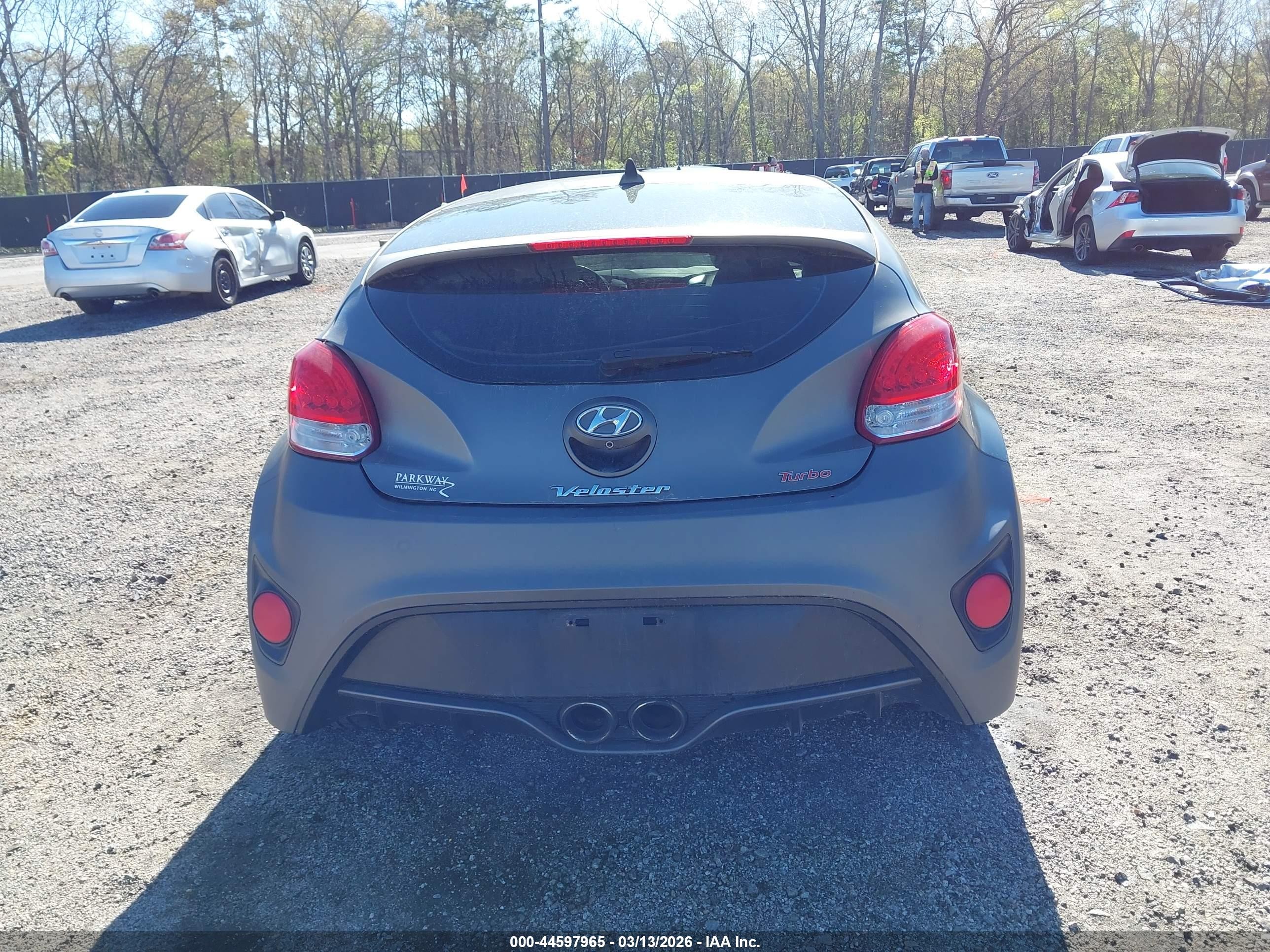 2015 Hyundai Veloster Turbo Gray vin: KMHTC6AE4FU243079
