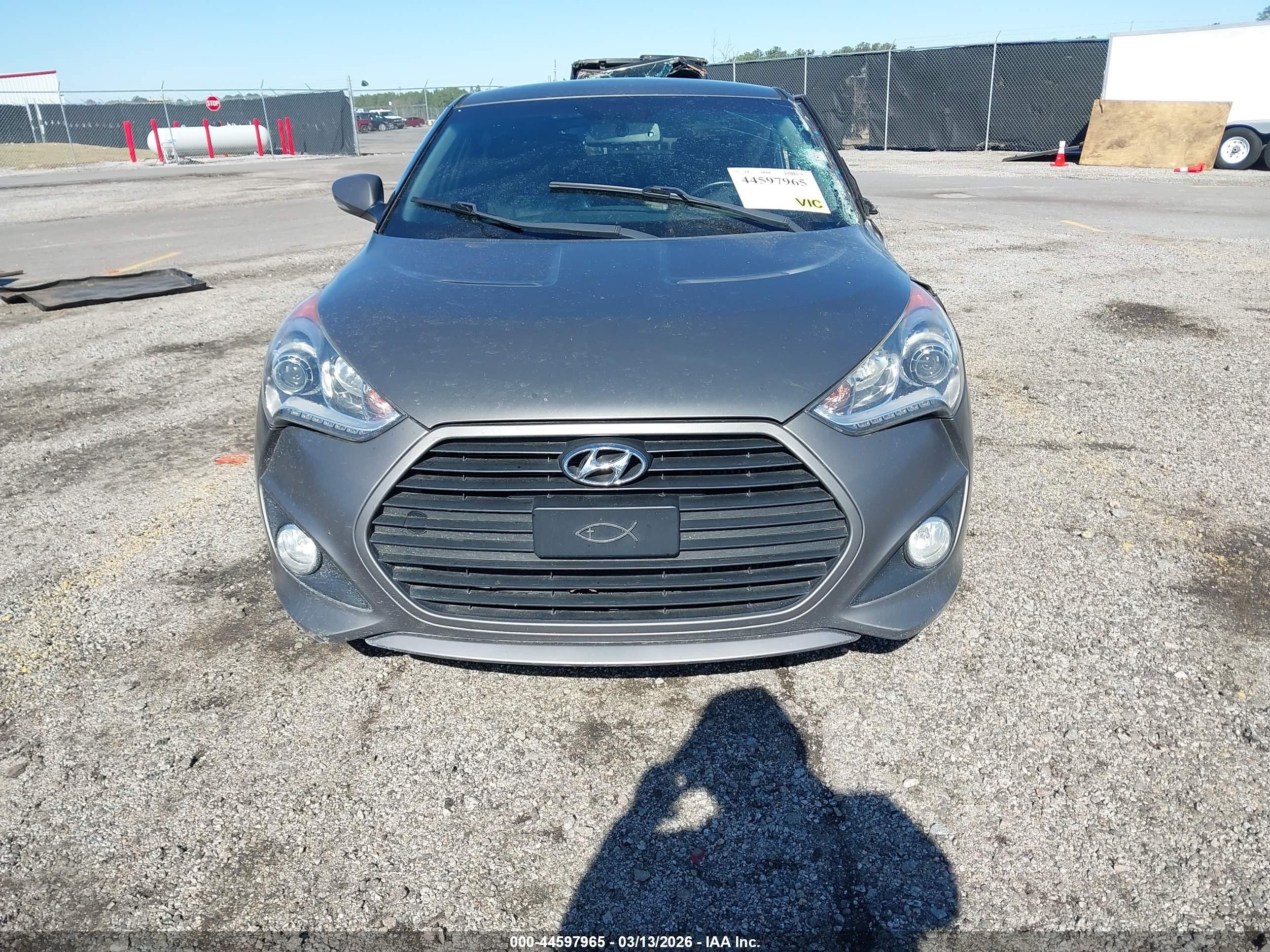 2015 Hyundai Veloster Turbo Gray vin: KMHTC6AE4FU243079
