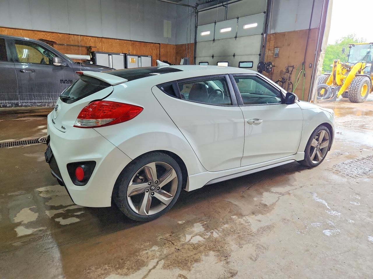 2013 Hyundai Veloster Turbo White vin: KMHTC6AE6DU084823