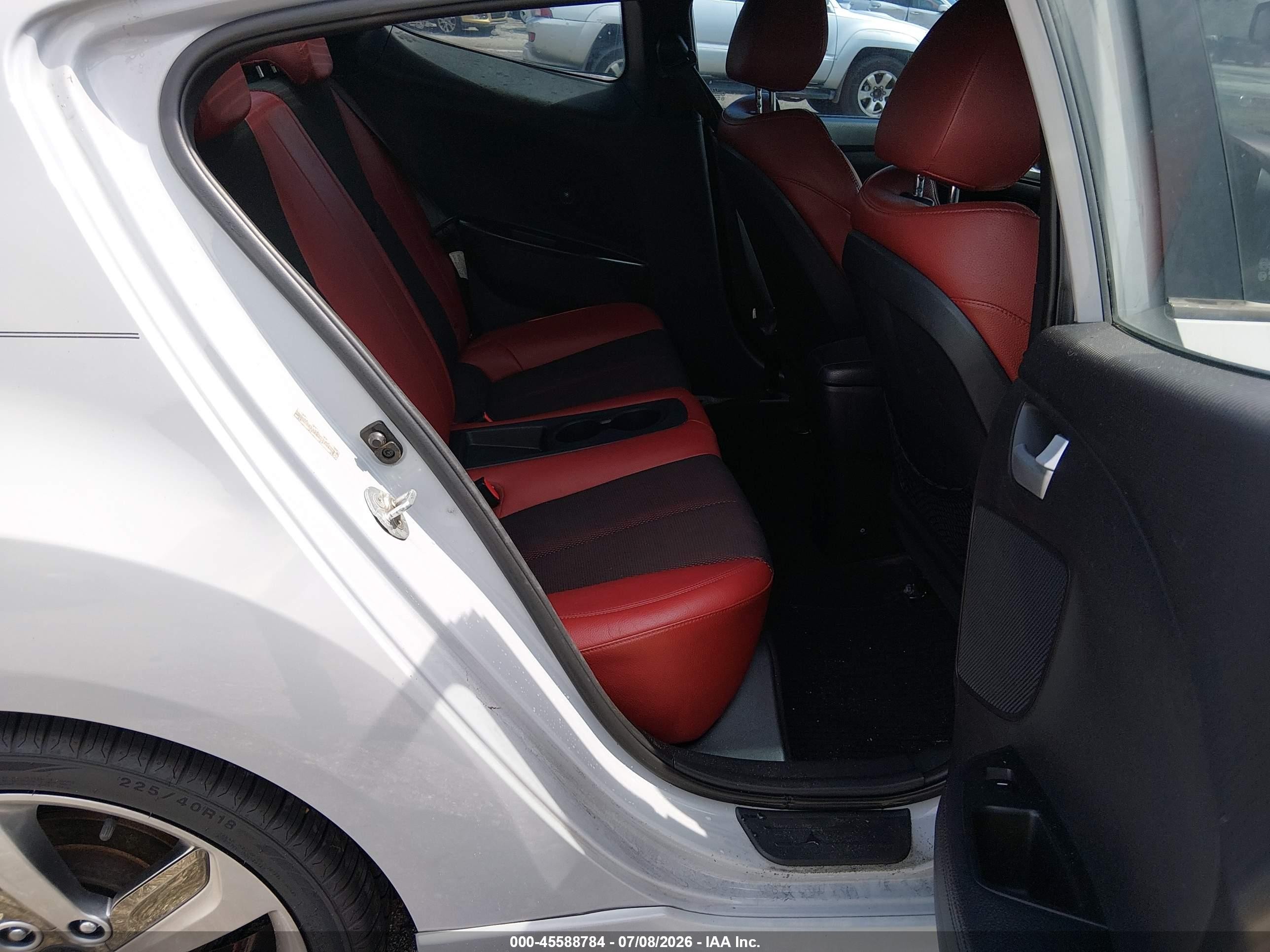 2014 Hyundai Veloster Turbo R-spec Silver vin: KMHTC6AE6EU192554