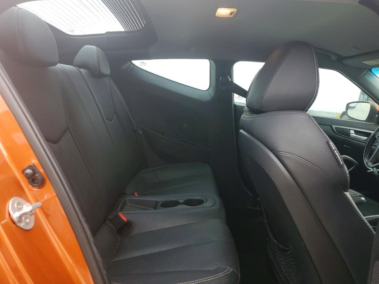 2014 Hyundai Veloster 3dr Orange vin: KMHTC6AE6EU192618