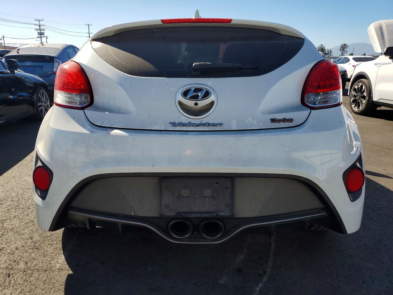 2015 Hyundai Veloster Turbo White vin: KMHTC6AE6FU216904