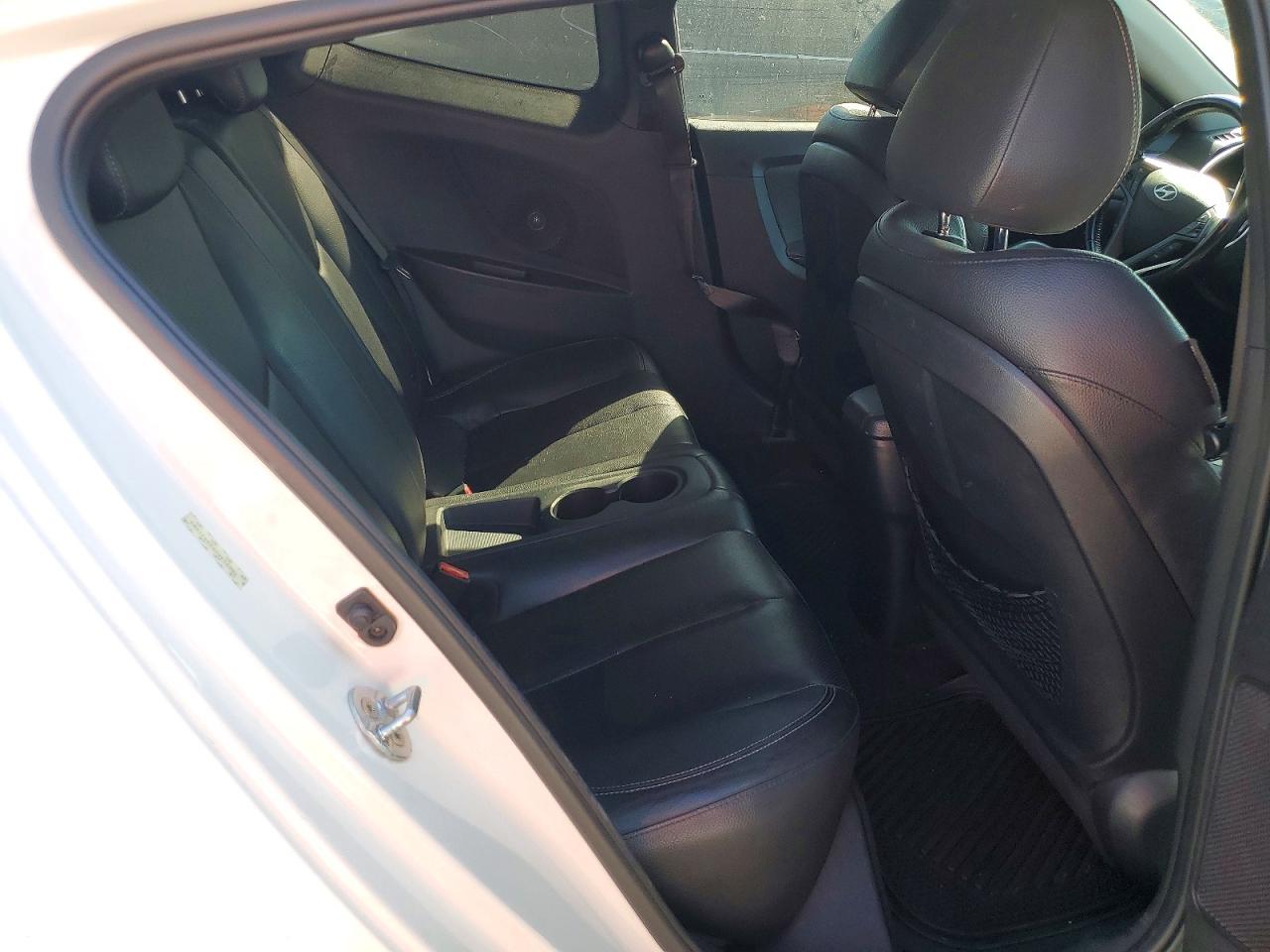 2015 Hyundai Veloster Turbo White vin: KMHTC6AE6FU216904