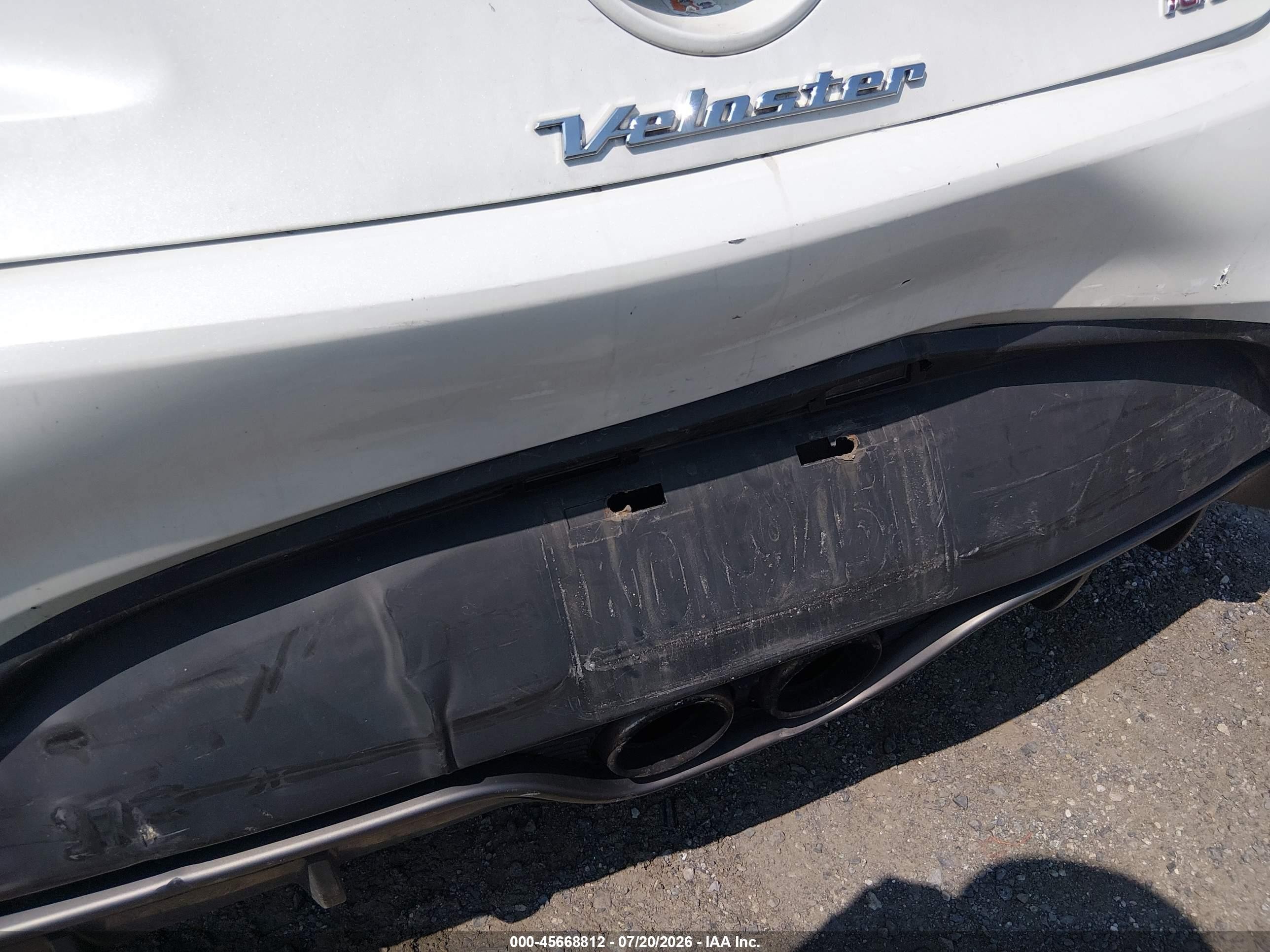 2015 Hyundai Veloster Turbo White vin: KMHTC6AE6FU223206