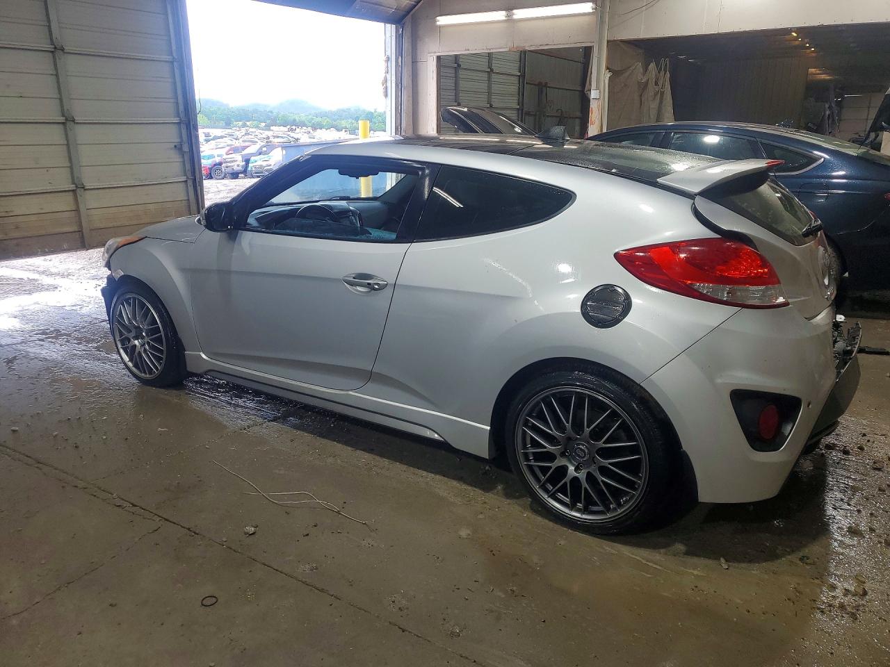 2015 Hyundai Veloster Turbo Silver vin: KMHTC6AE6FU235775