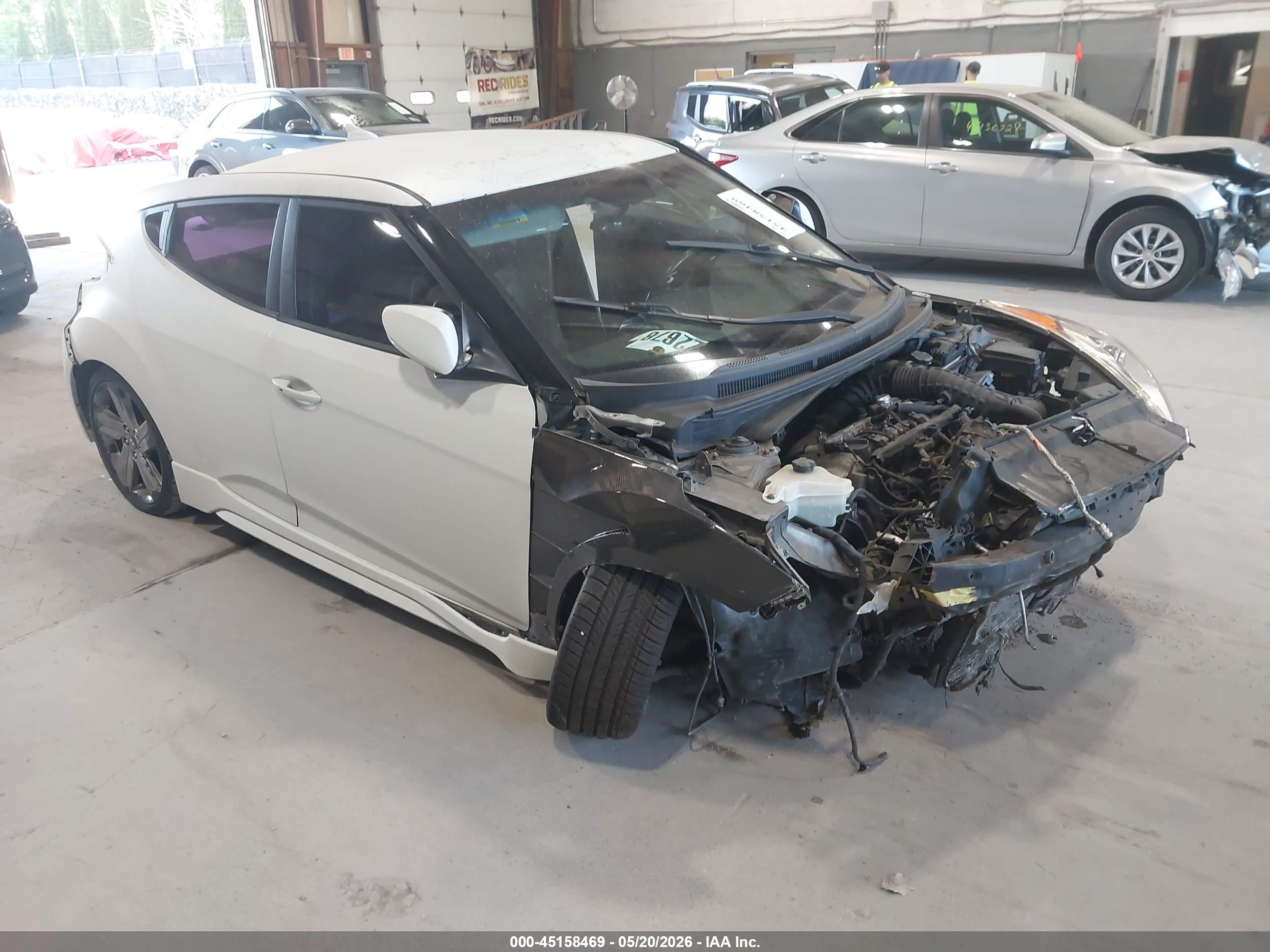 2015 Hyundai Veloster Turbo White vin: KMHTC6AE6FU242046