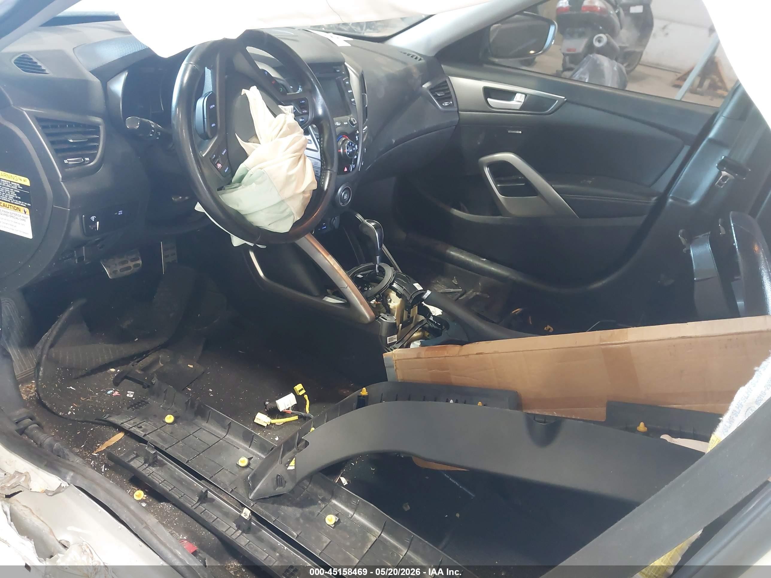 2015 Hyundai Veloster Turbo White vin: KMHTC6AE6FU242046