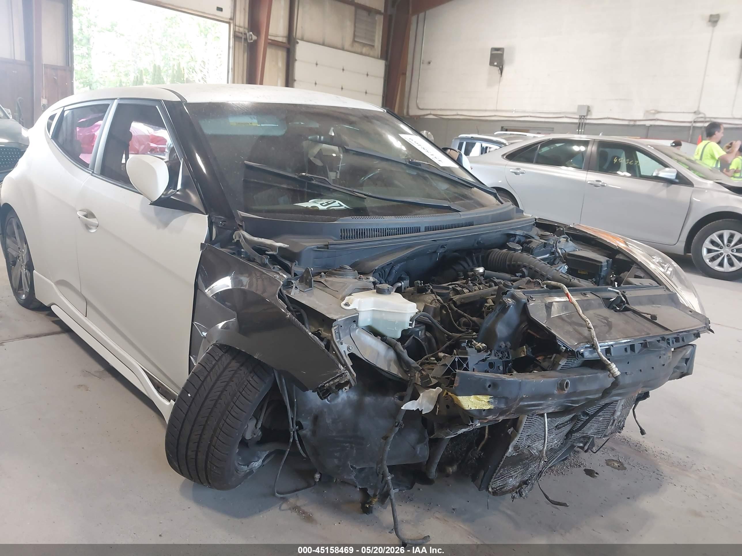 2015 Hyundai Veloster Turbo White vin: KMHTC6AE6FU242046
