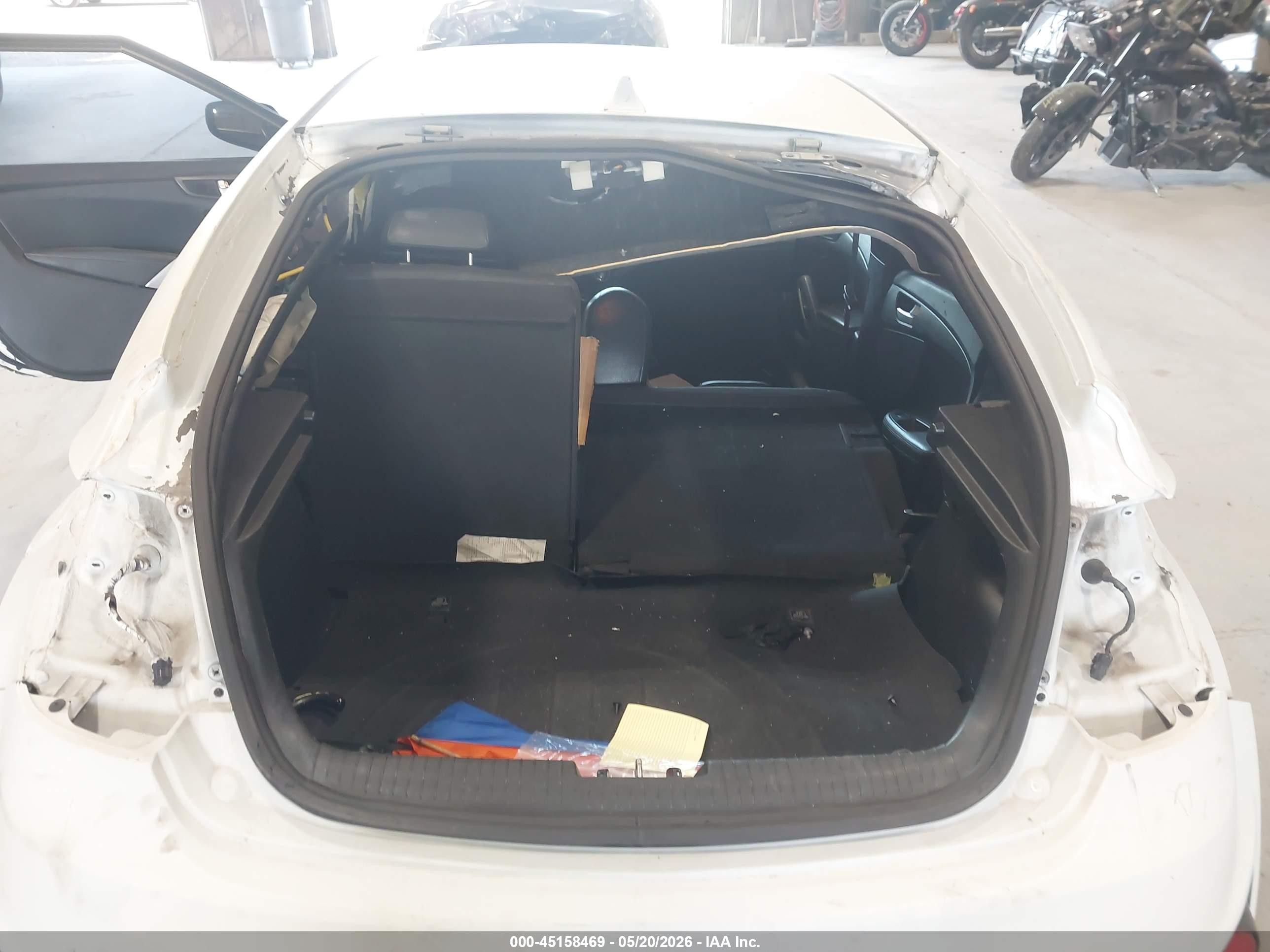 2015 Hyundai Veloster Turbo White vin: KMHTC6AE6FU242046