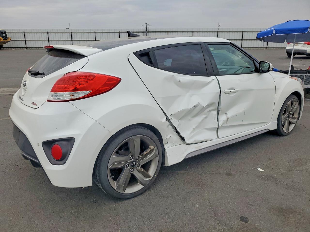 2015 Hyundai Veloster Turbo White vin: KMHTC6AE6FU243231