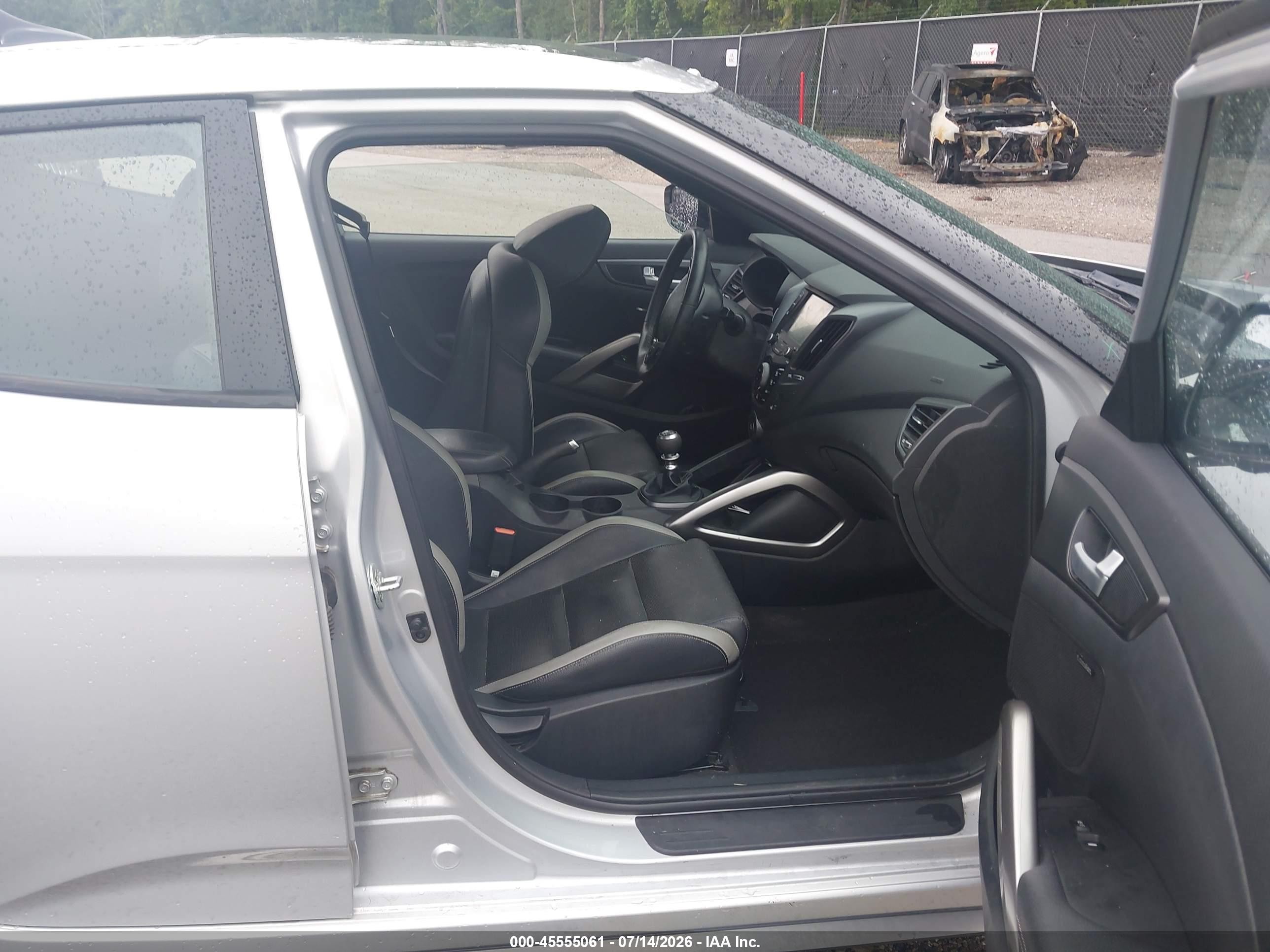 2016 Hyundai Veloster Turbo Silver vin: KMHTC6AE6GU252853