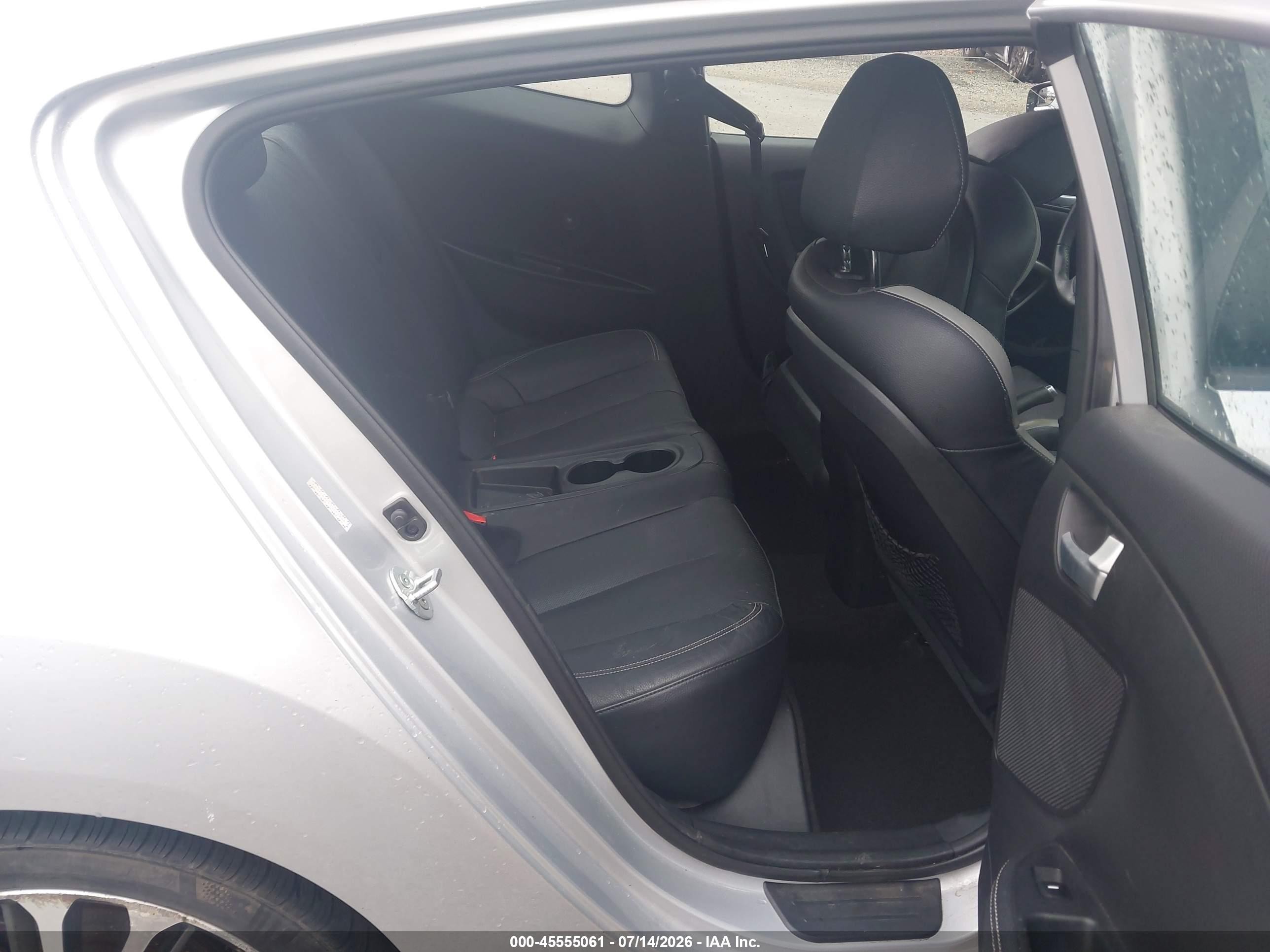 2016 Hyundai Veloster Turbo Silver vin: KMHTC6AE6GU252853
