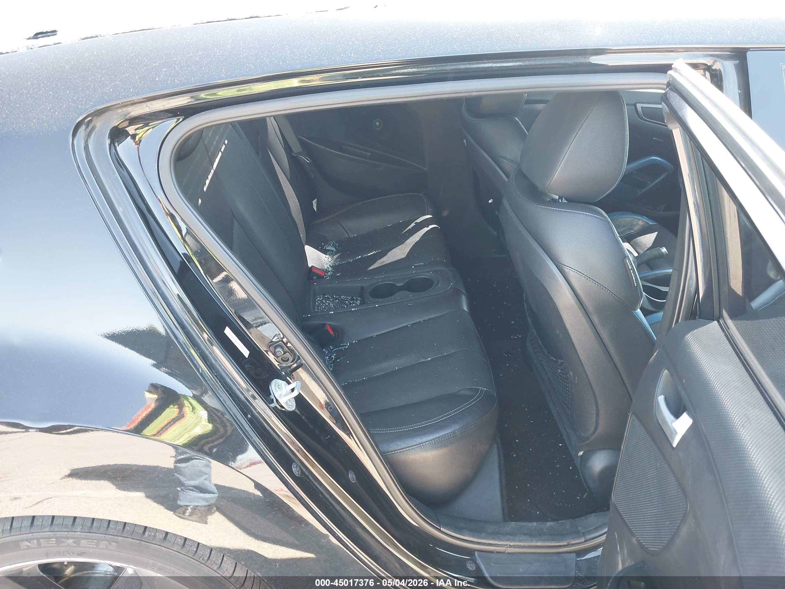 2014 Hyundai Veloster Turbo W/blue Black vin: KMHTC6AE7EU202573