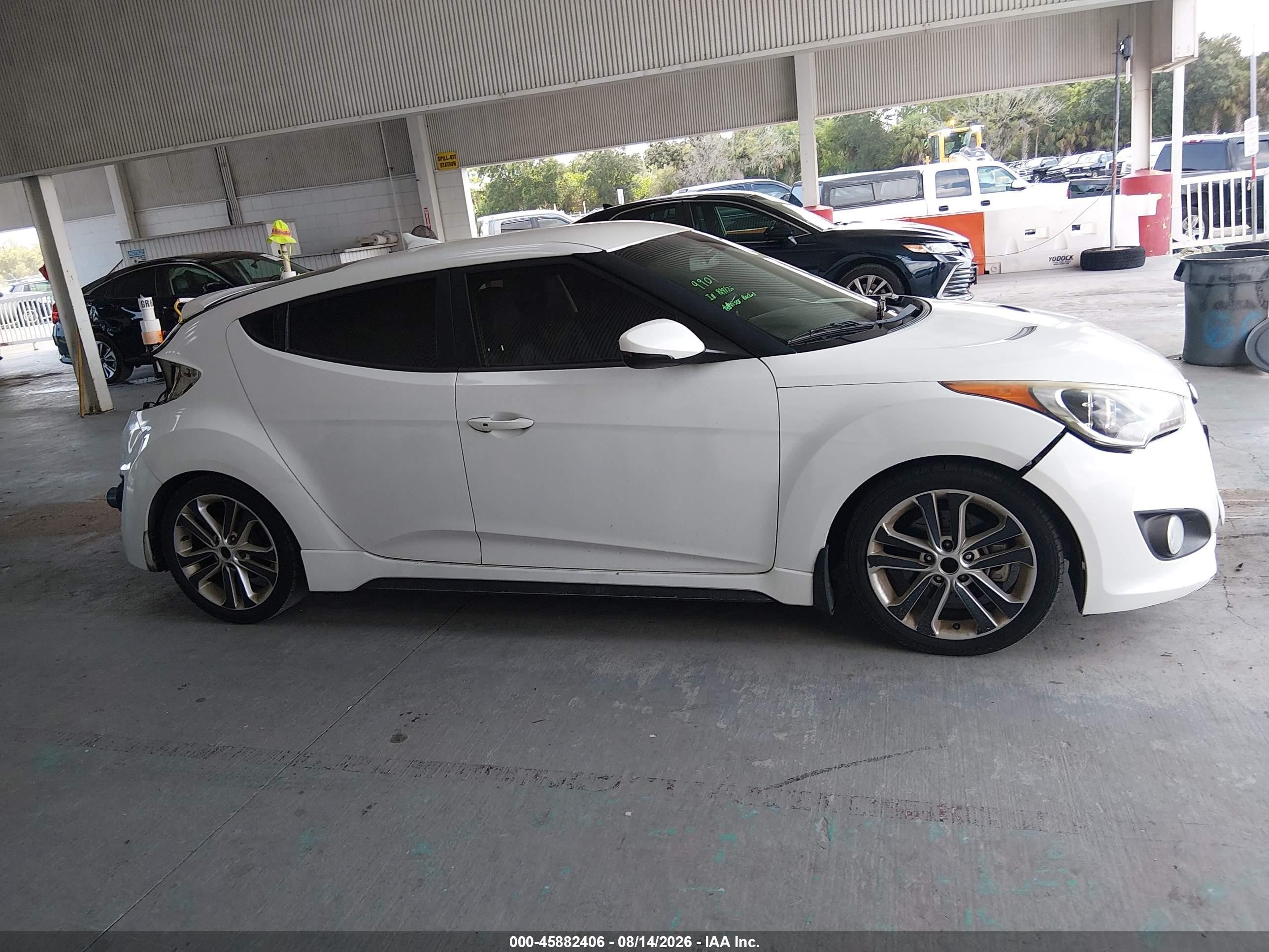 2014 Hyundai Veloster Turbo W/black White vin: KMHTC6AE7EU207837