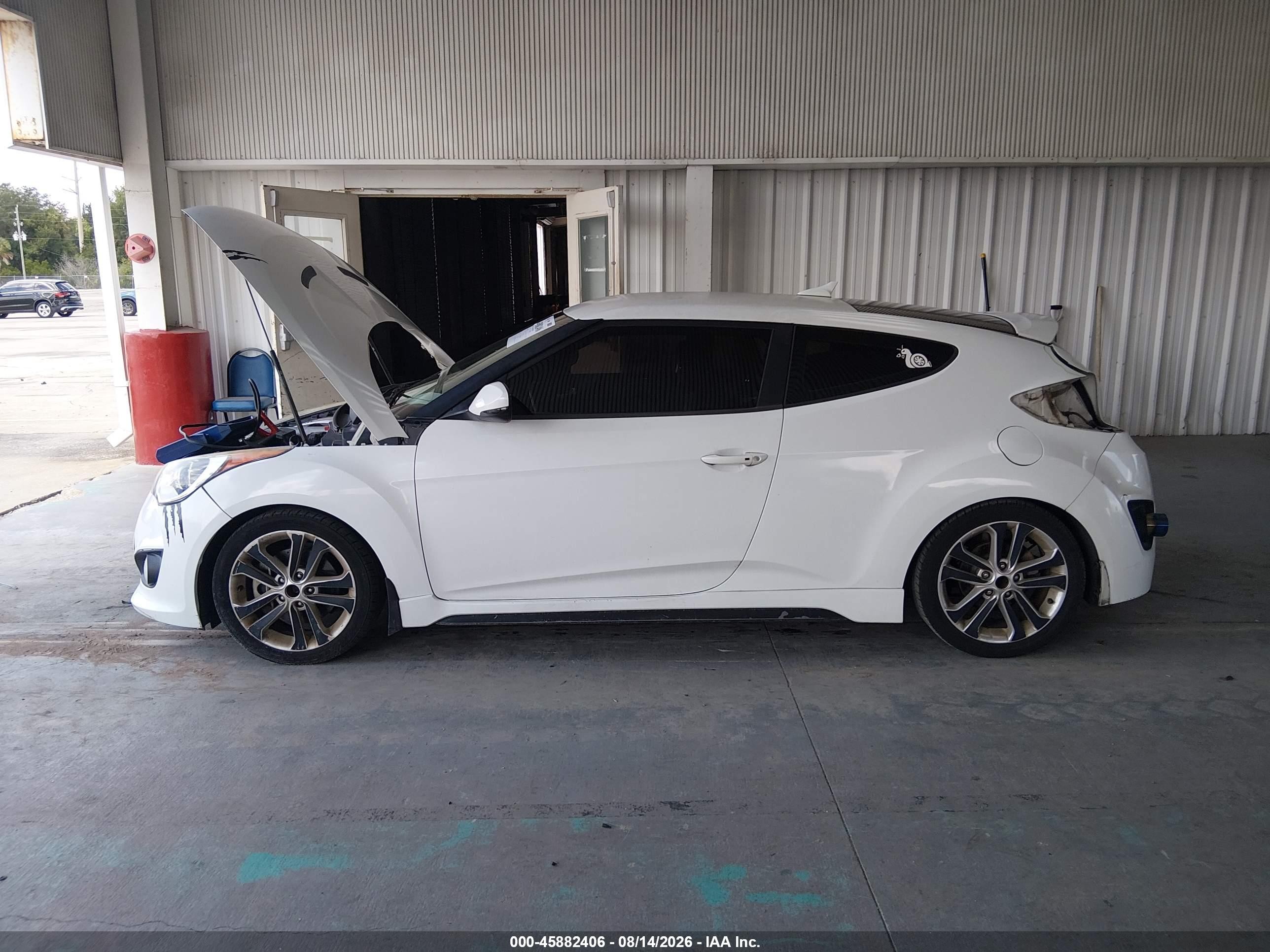 2014 Hyundai Veloster Turbo W/black White vin: KMHTC6AE7EU207837