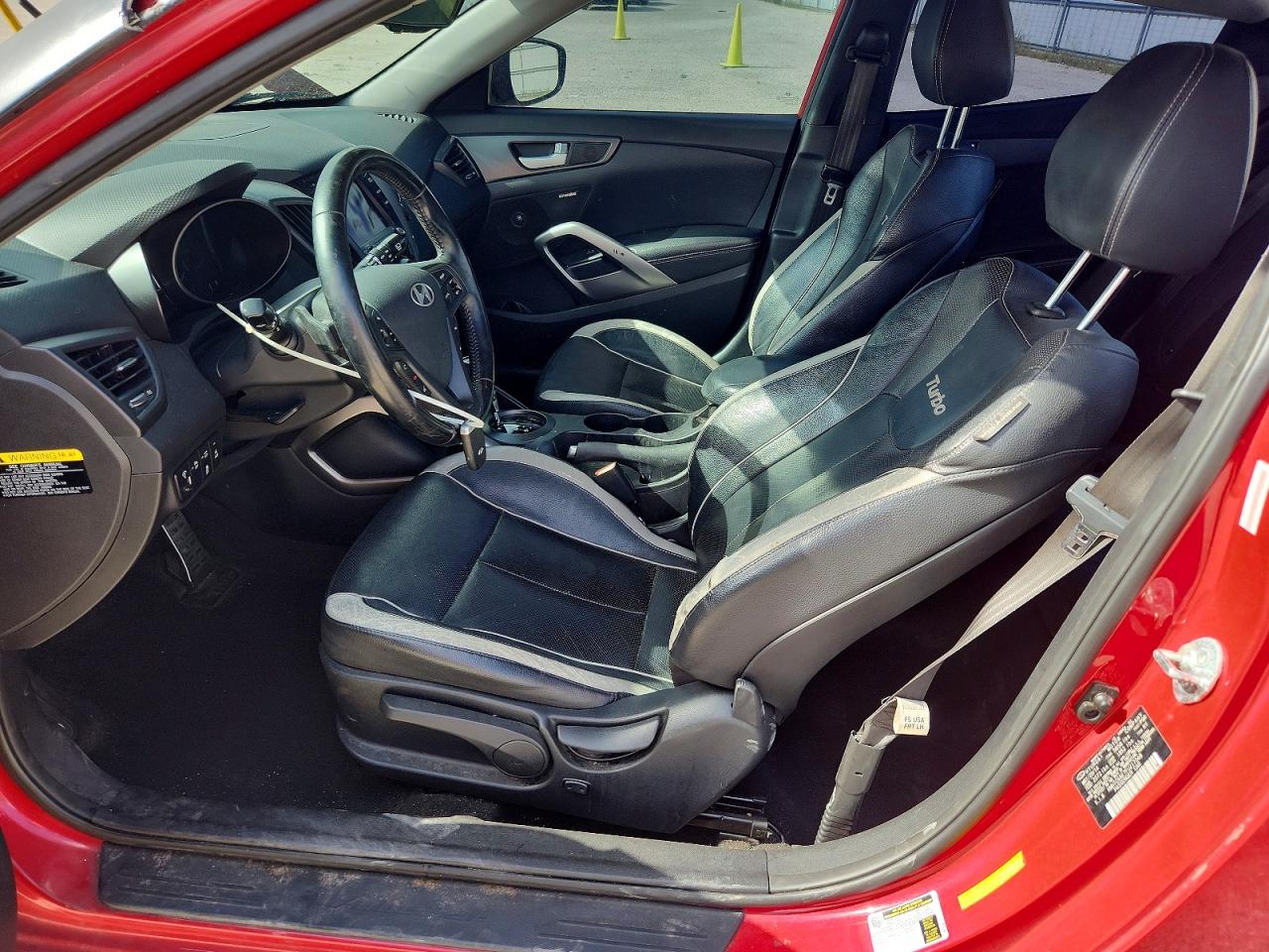 2015 Hyundai Veloster Turbo Red vin: KMHTC6AE7FU217348