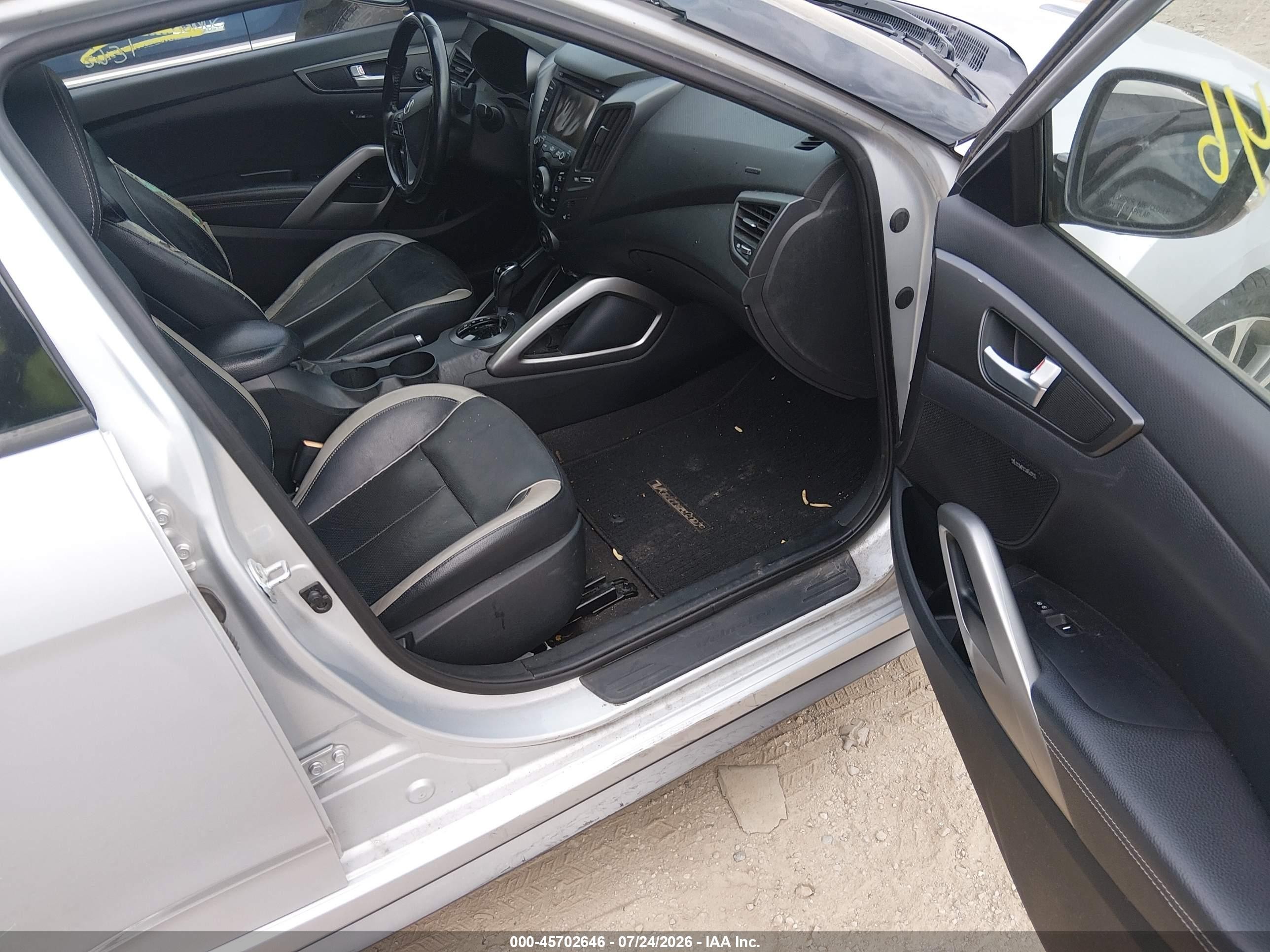 2015 Hyundai Veloster Turbo Silver vin: KMHTC6AE7FU235347